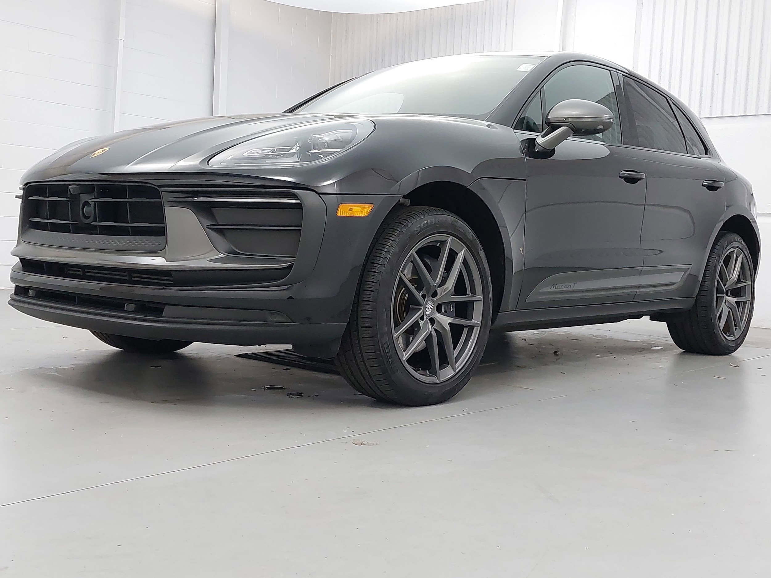 2024 Porsche Macan T's photo
