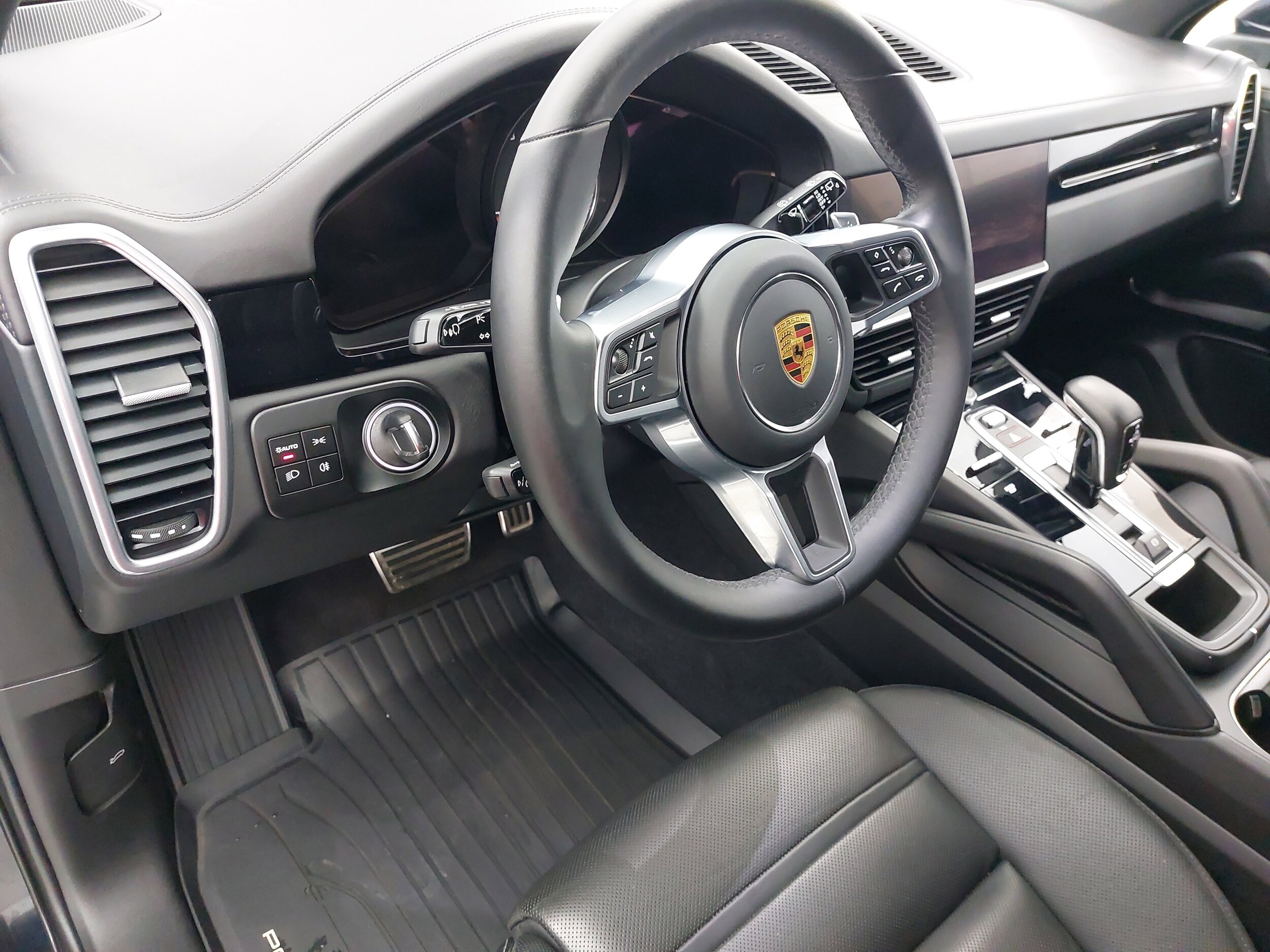 2022 Porsche Cayenne S photo 4