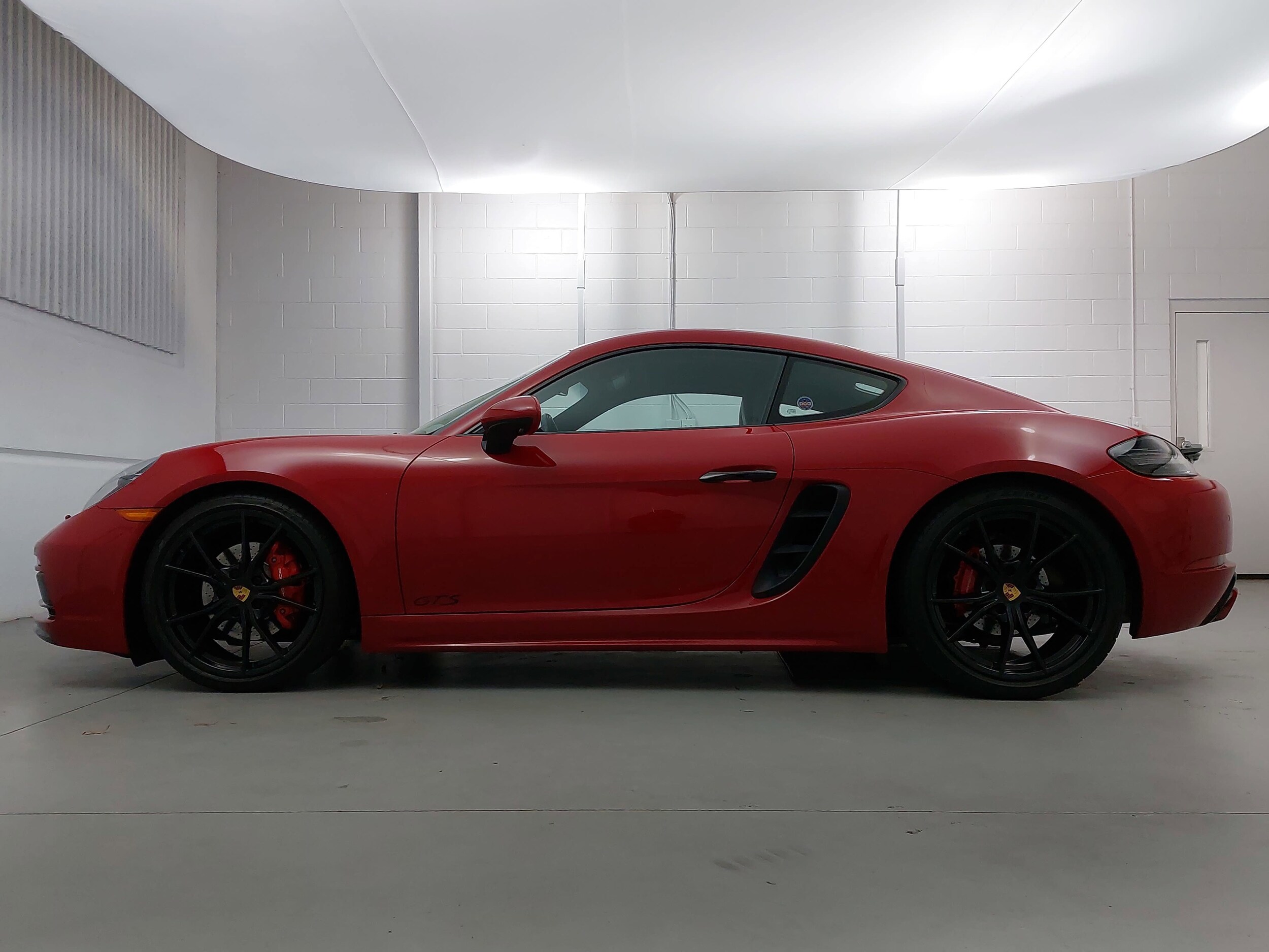 2018 Porsche Cayman GTS photo 2