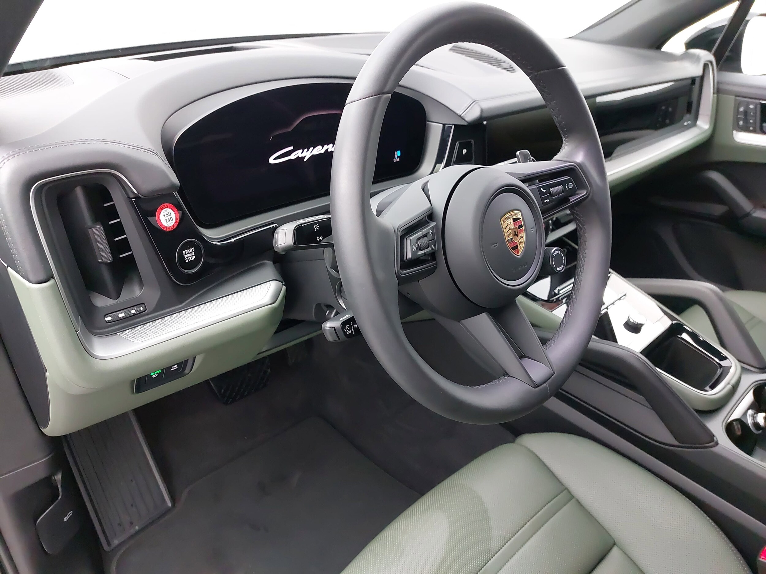 2025 Porsche Cayenne S photo 3