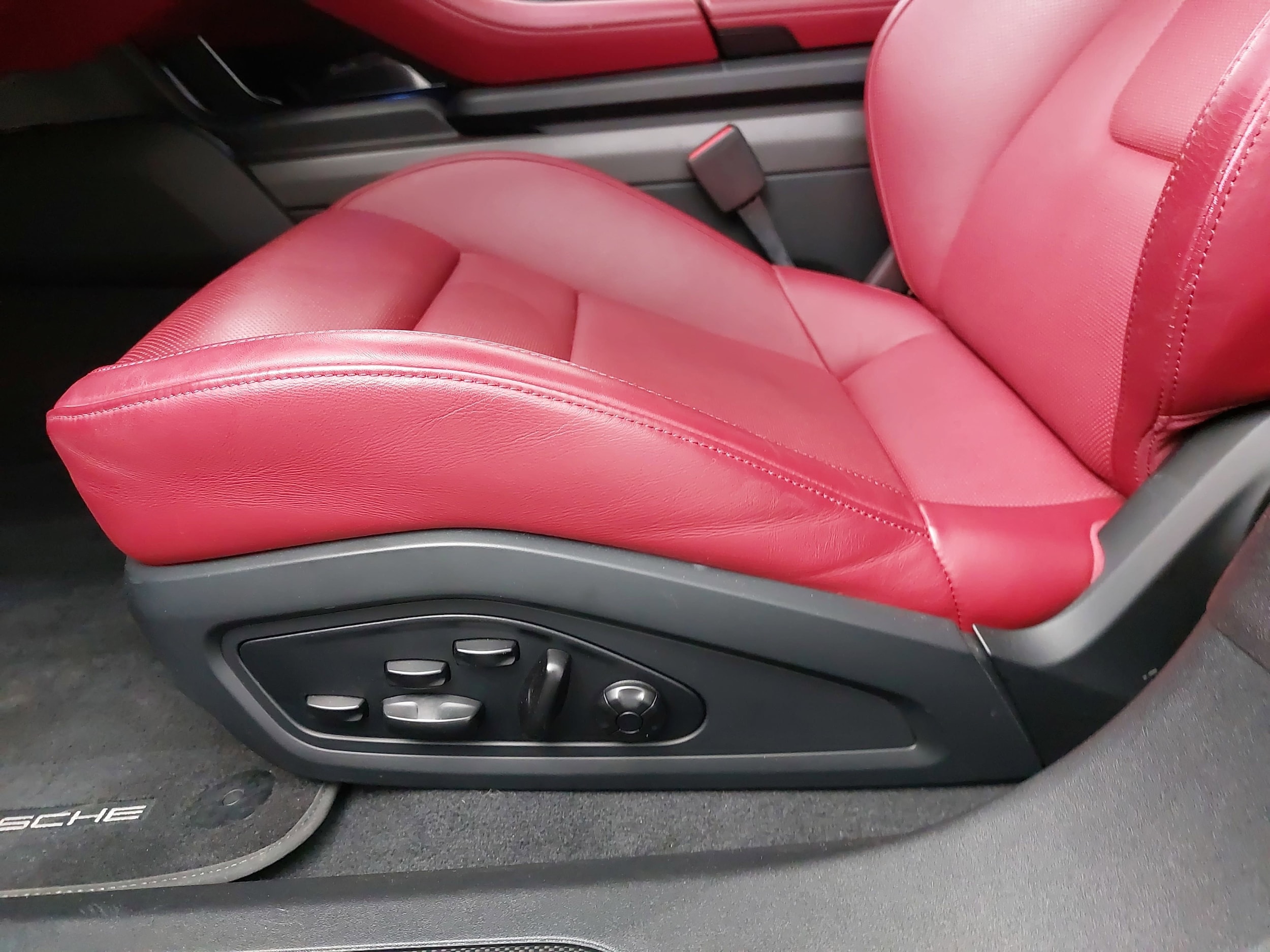 2021 Porsche Taycan Turbo S - Photo 29