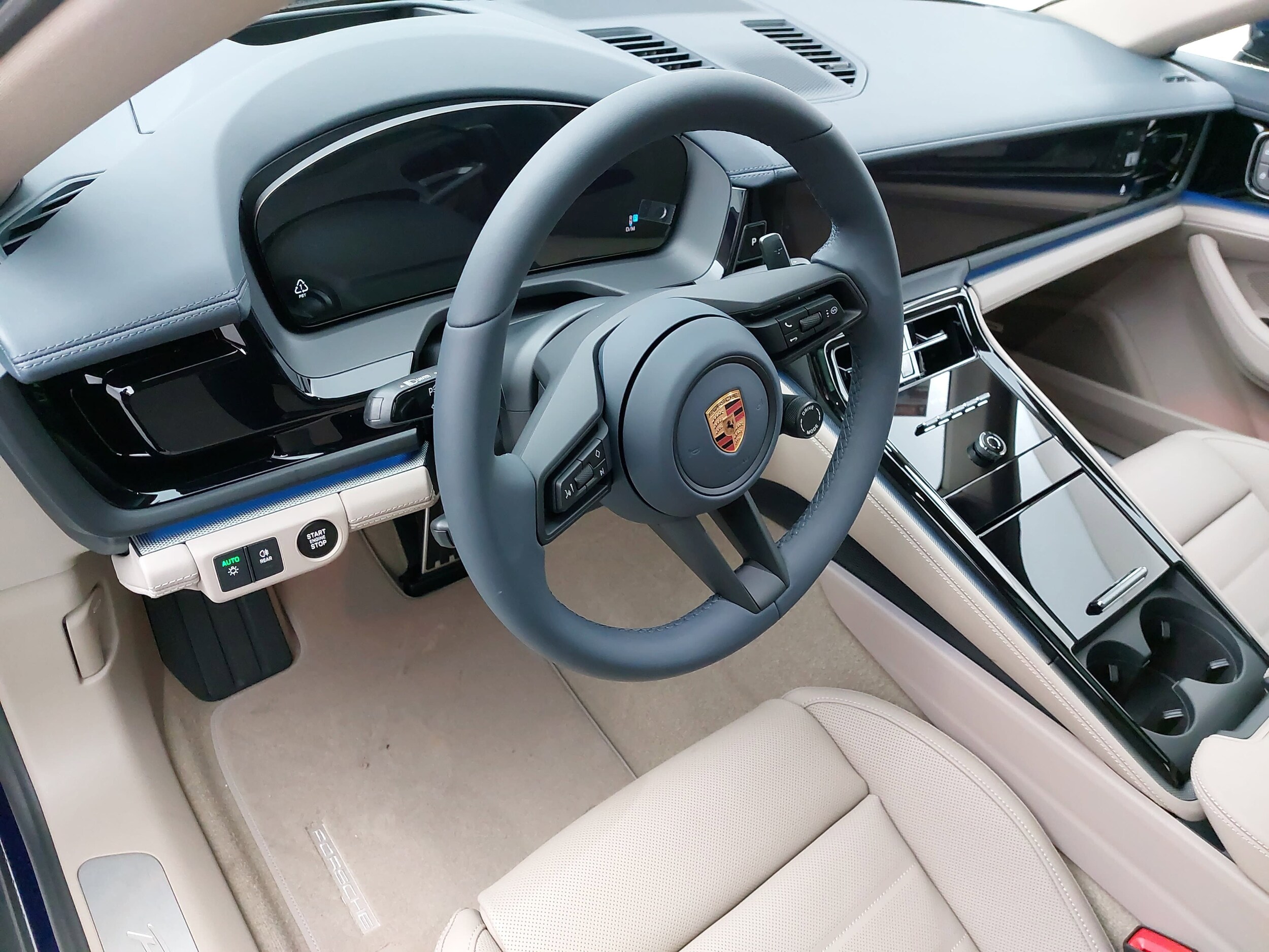 2026 Porsche Panamera 4 photo 4