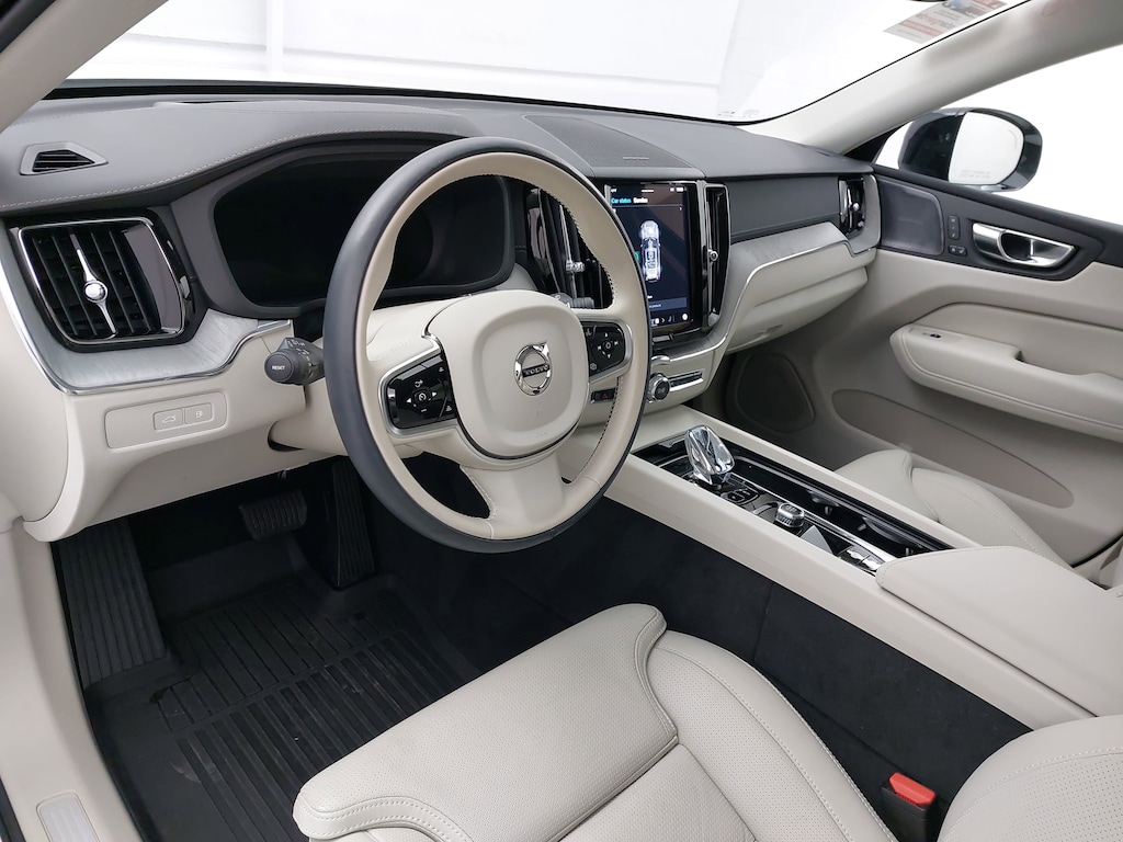 Used 2025 Volvo XC60 plug-in hybrid T8 Ultra SUV