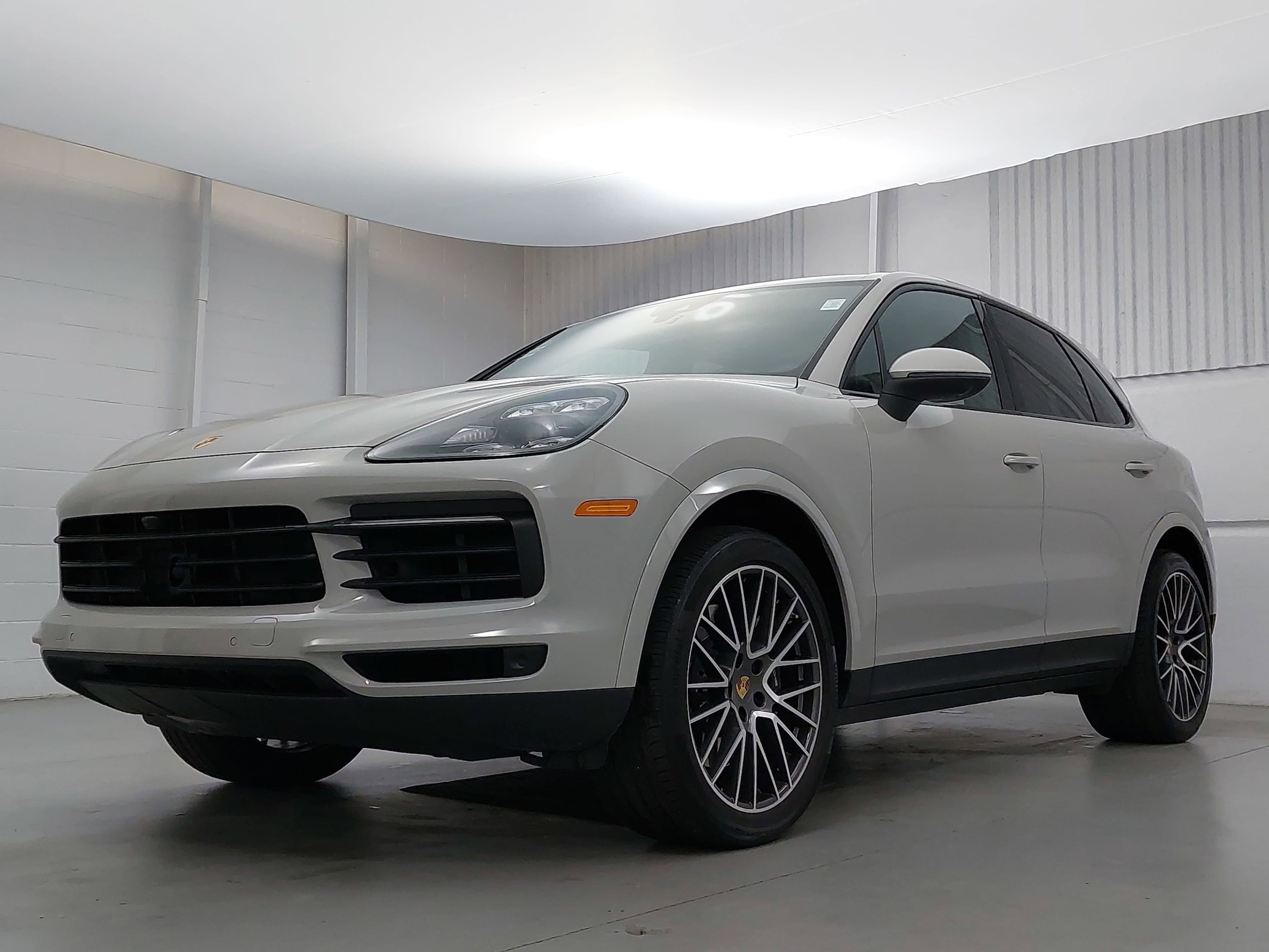 2021 Porsche Cayenne Base's photo