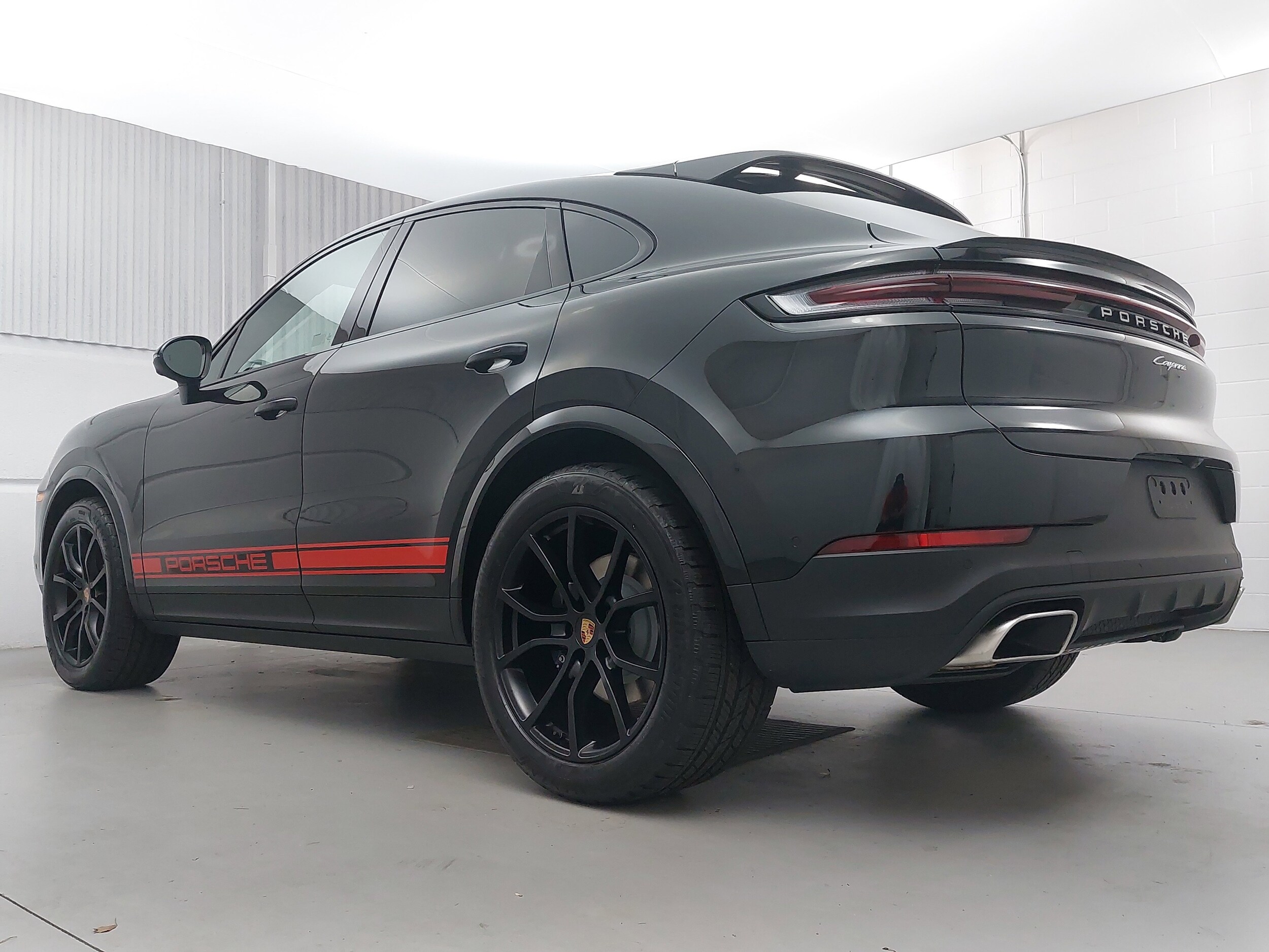 2026 Porsche Cayenne Coupe photo 3