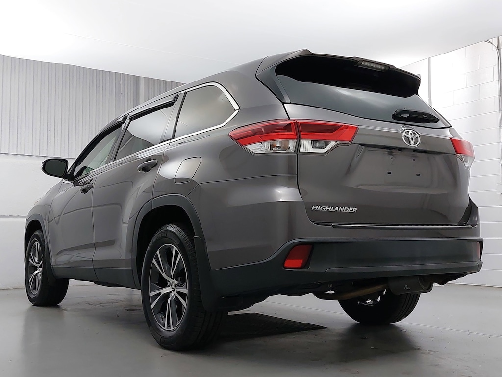 Used 2019 Toyota Highlander LE I4 SUV