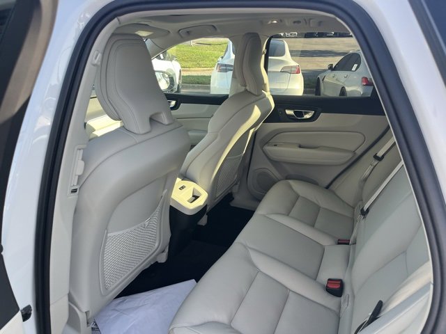 2024 Volvo XC60 B5 Core photo 2