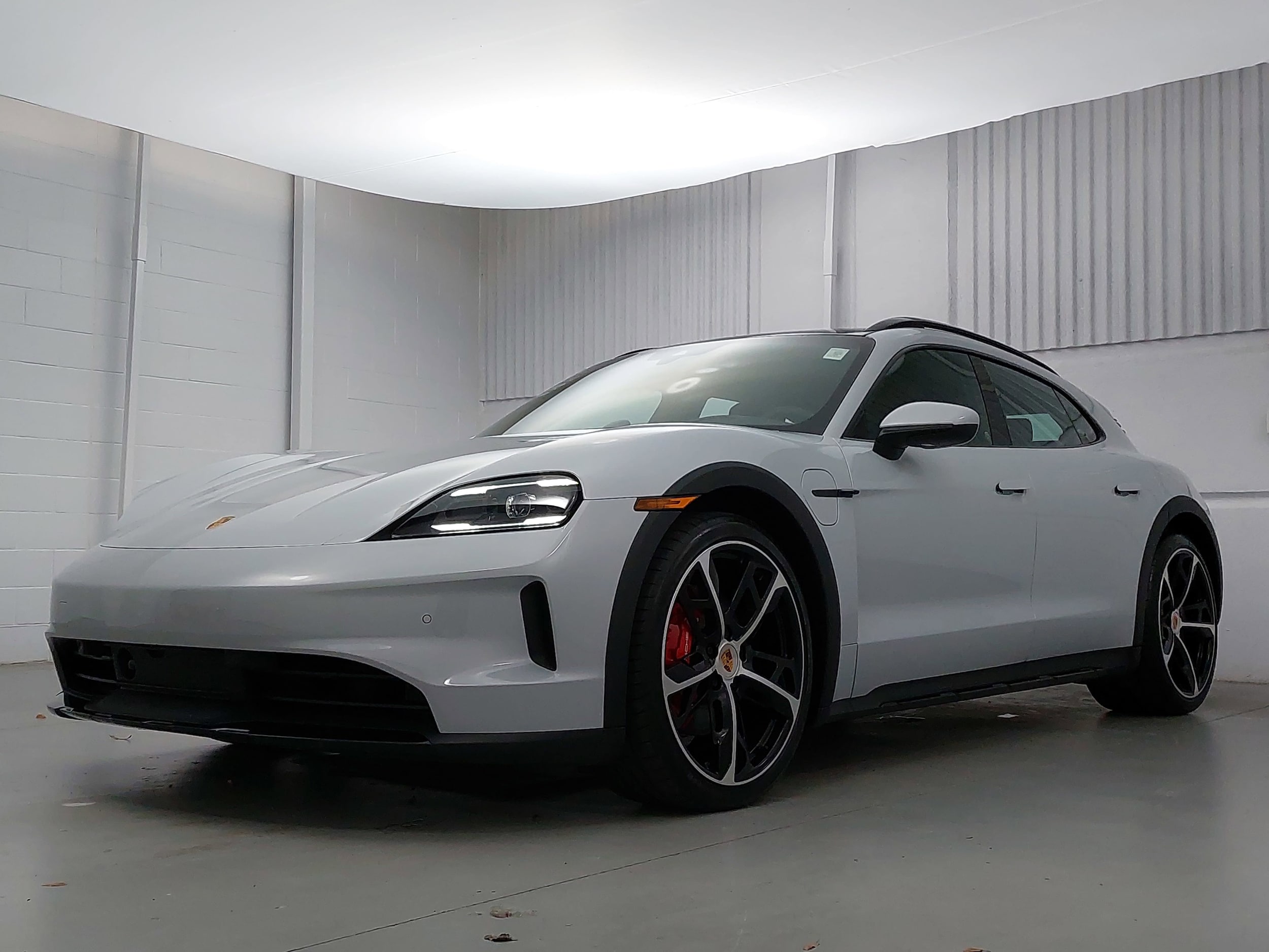 2025 Porsche Taycan S's photo