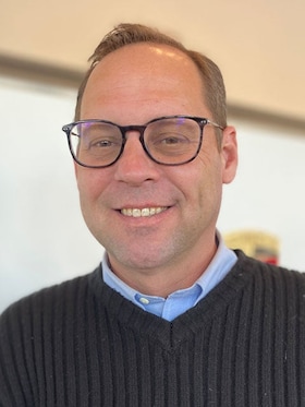 Staff member Darryl Ligon from ID_c8f14ed30804