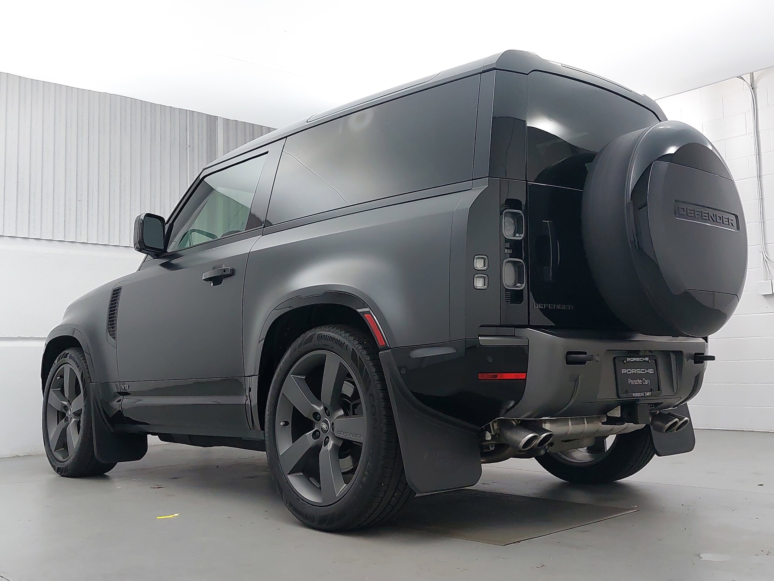 2023 Land Rover Defender 90 Carpathian Edition photo 3