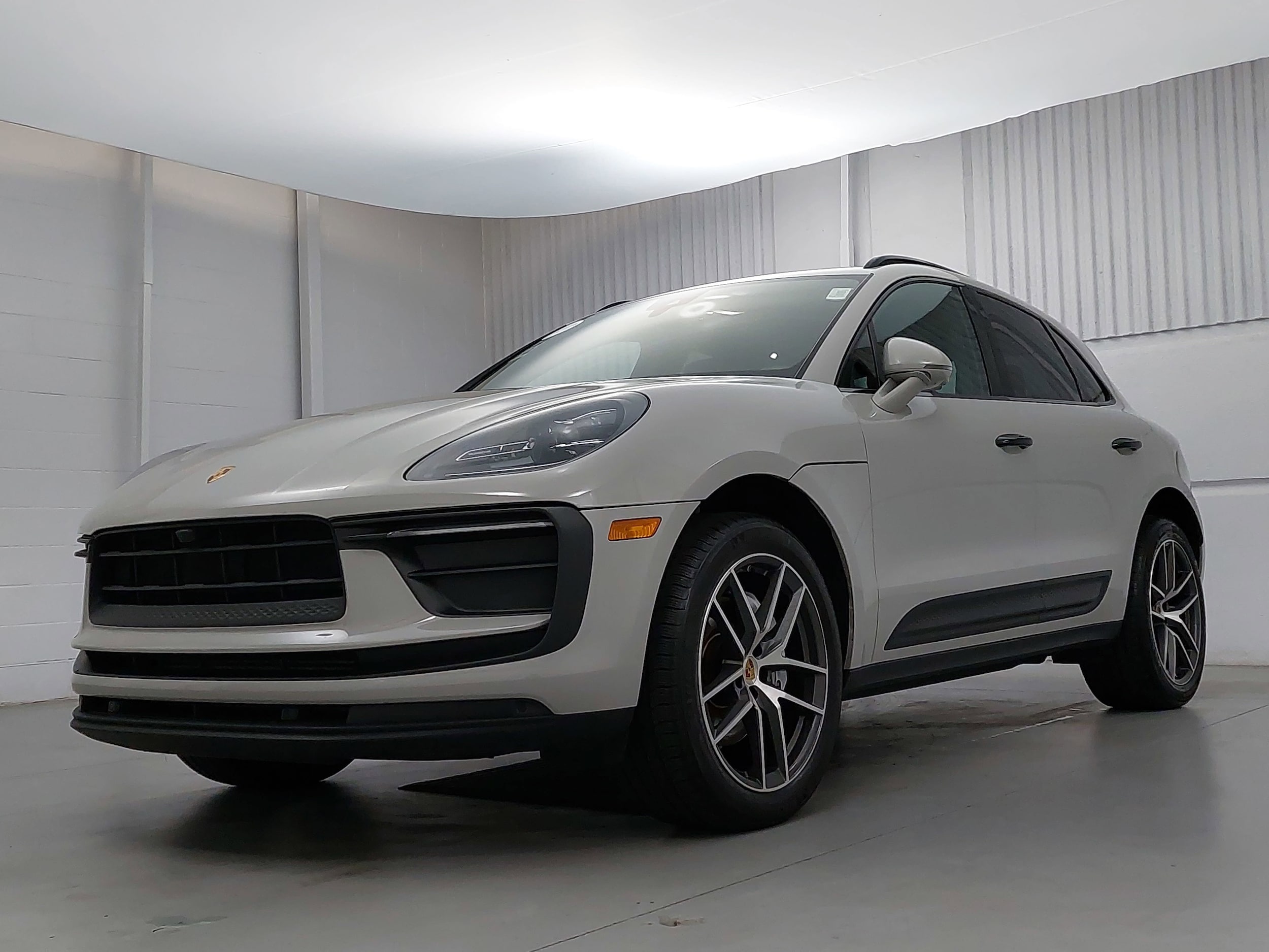 2022 Porsche Macan Base's photo