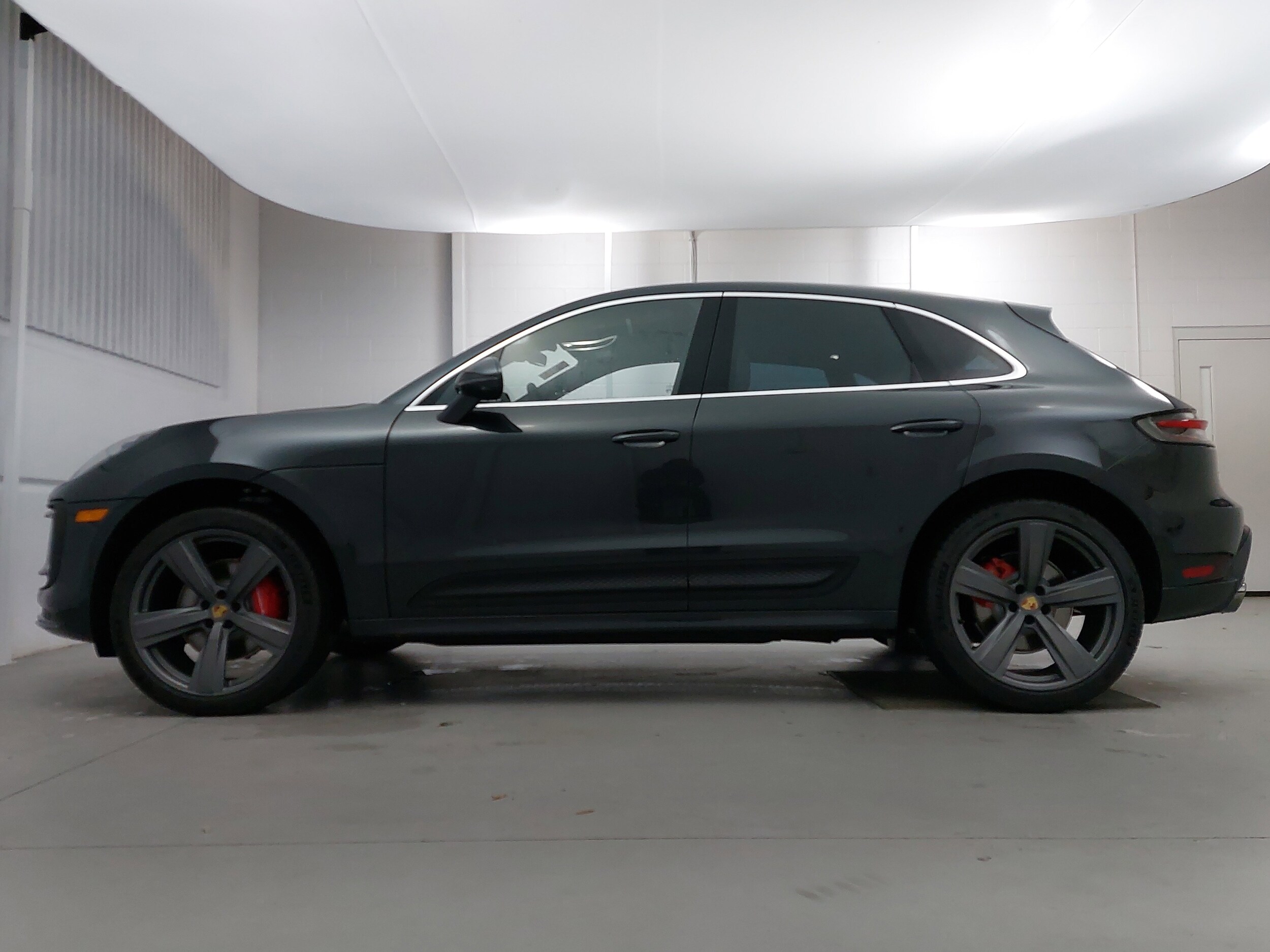 2026 Porsche Macan S photo 2