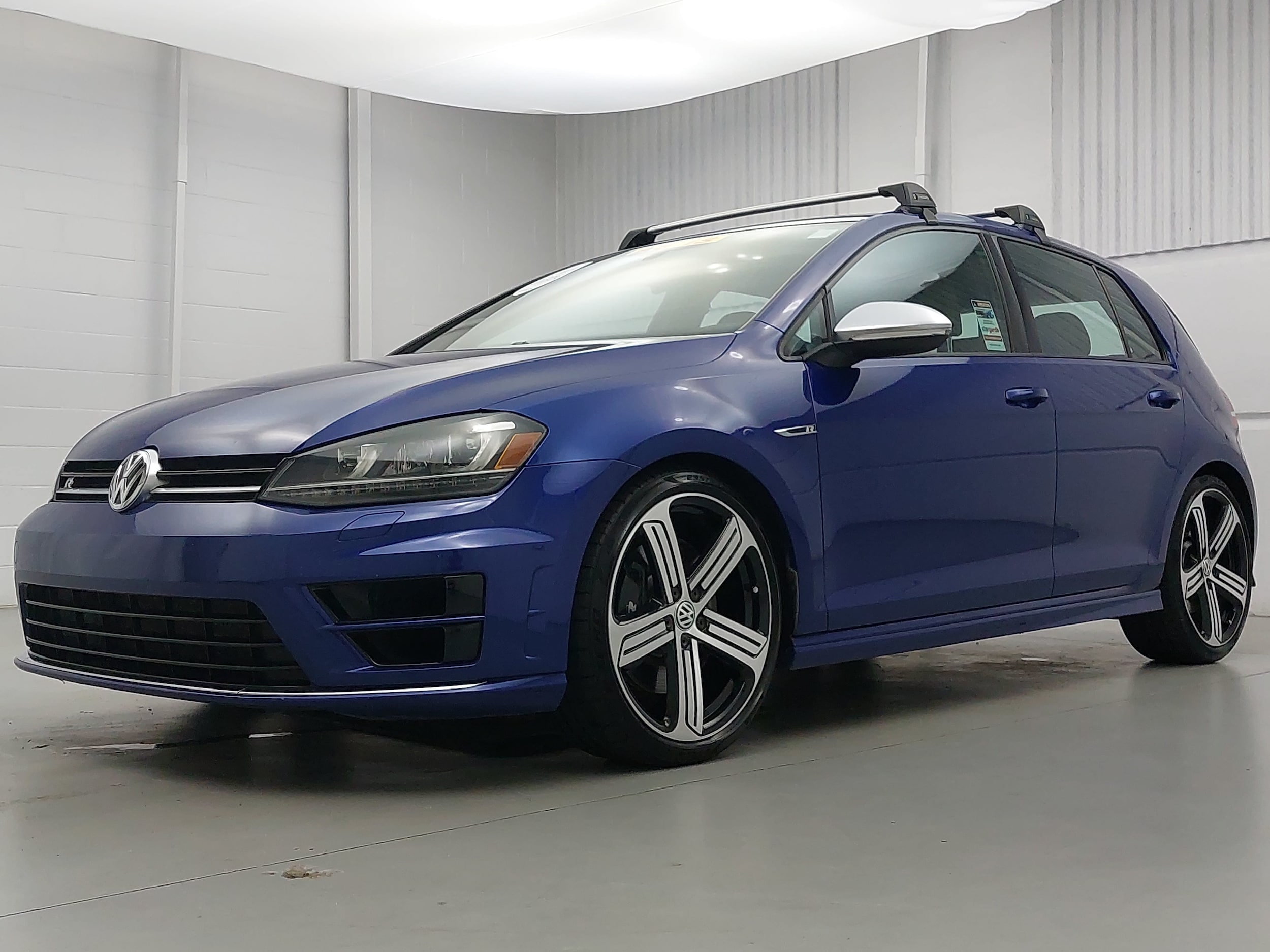 2016 Volkswagen Golf R R w/DCC & Navigation 4-door's photo
