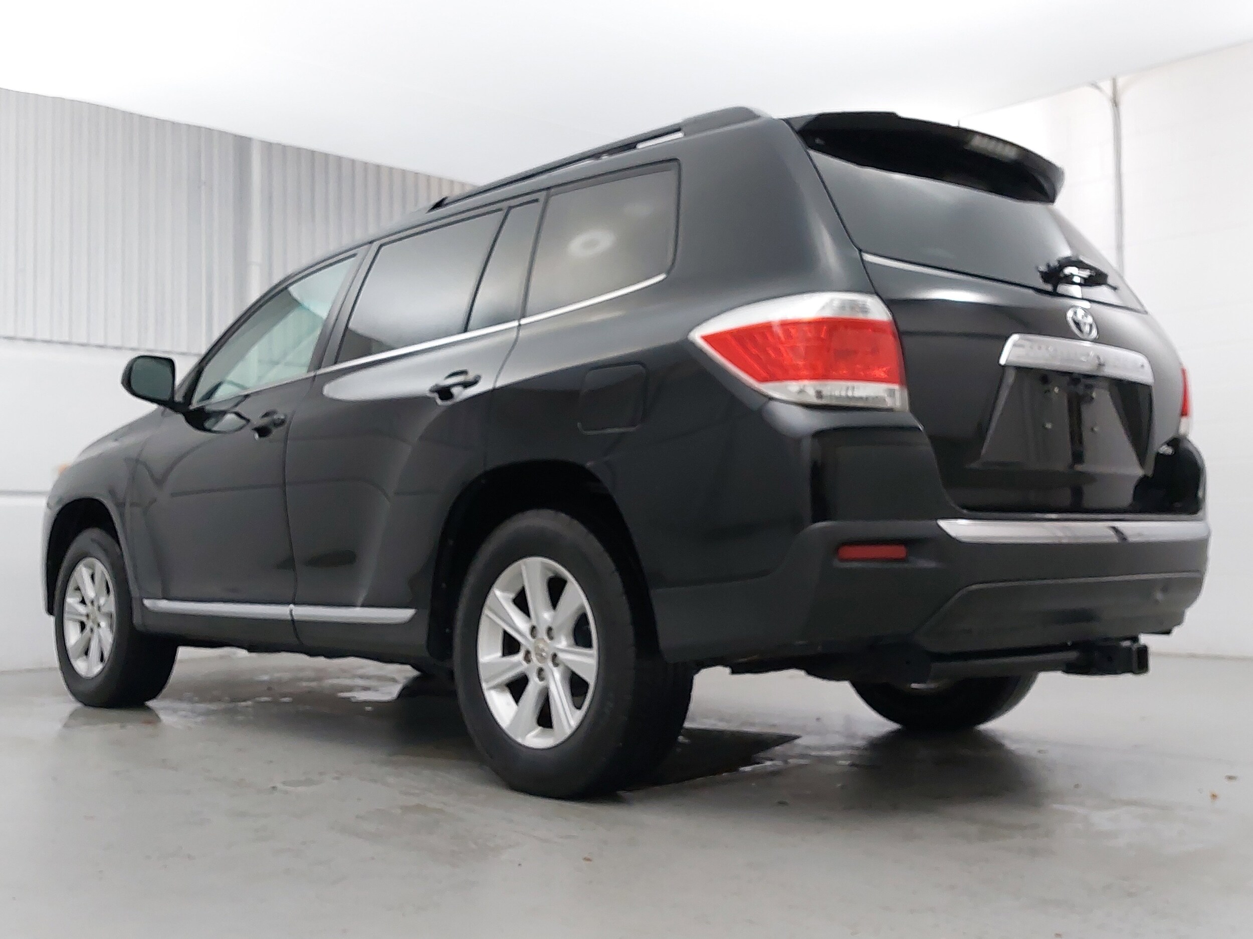 2011 Toyota Highlander SE photo 3