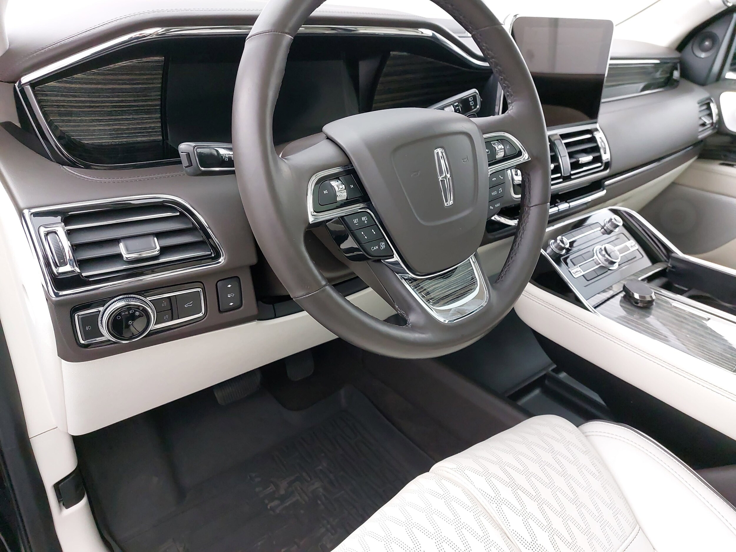 2021 Lincoln Navigator Black Label photo 4