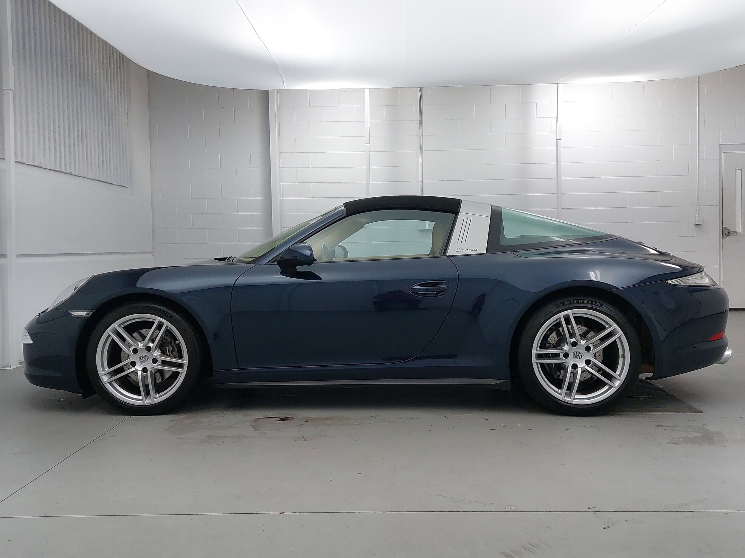 2016 Porsche 911 Targa 4 Coupe photo 2