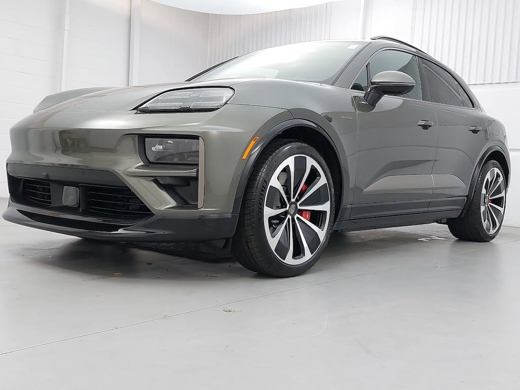 New 2025 Porsche Macan Turbo SUV