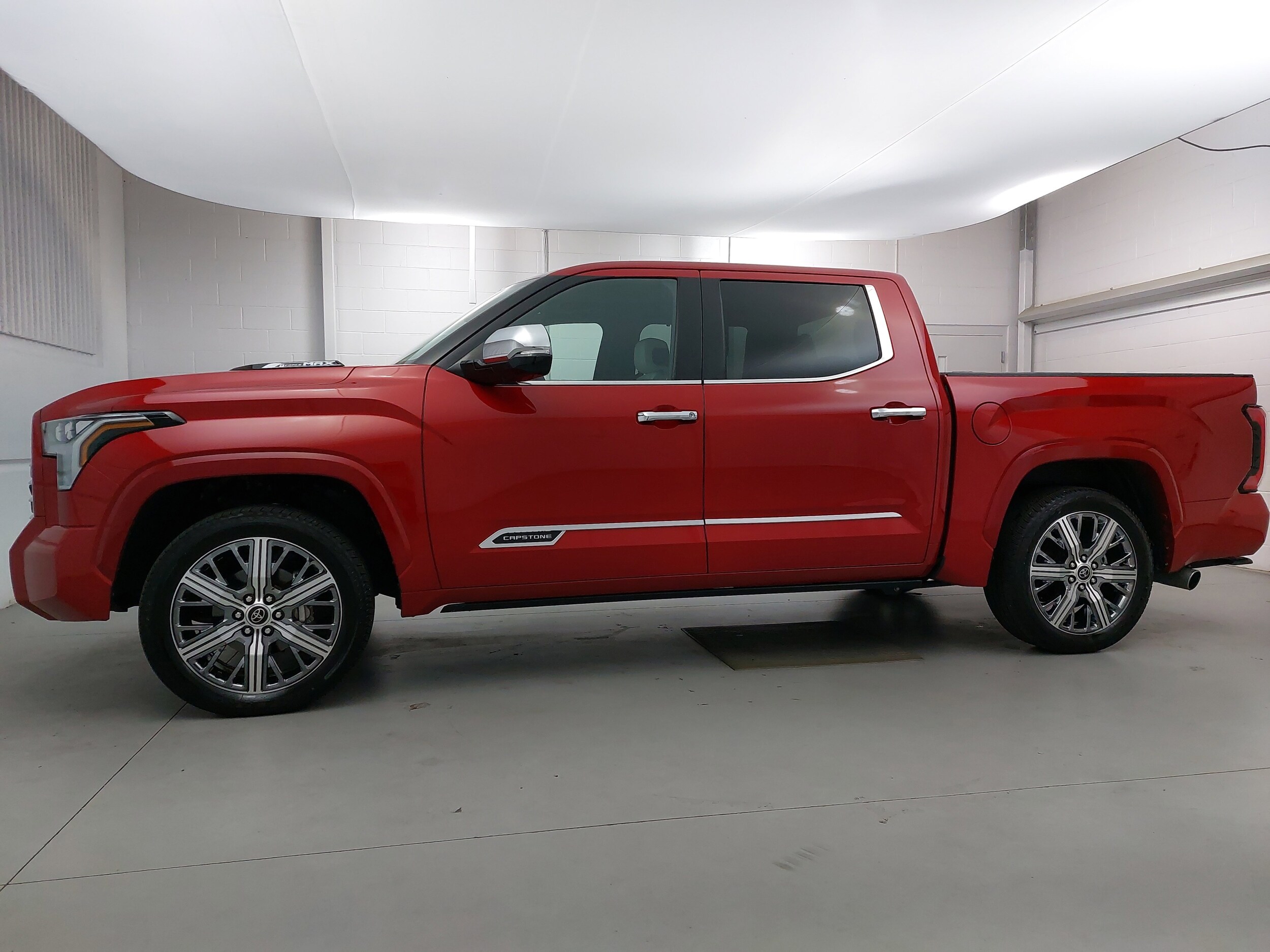 2024 Toyota Tundra CapStone CrewMax photo 2