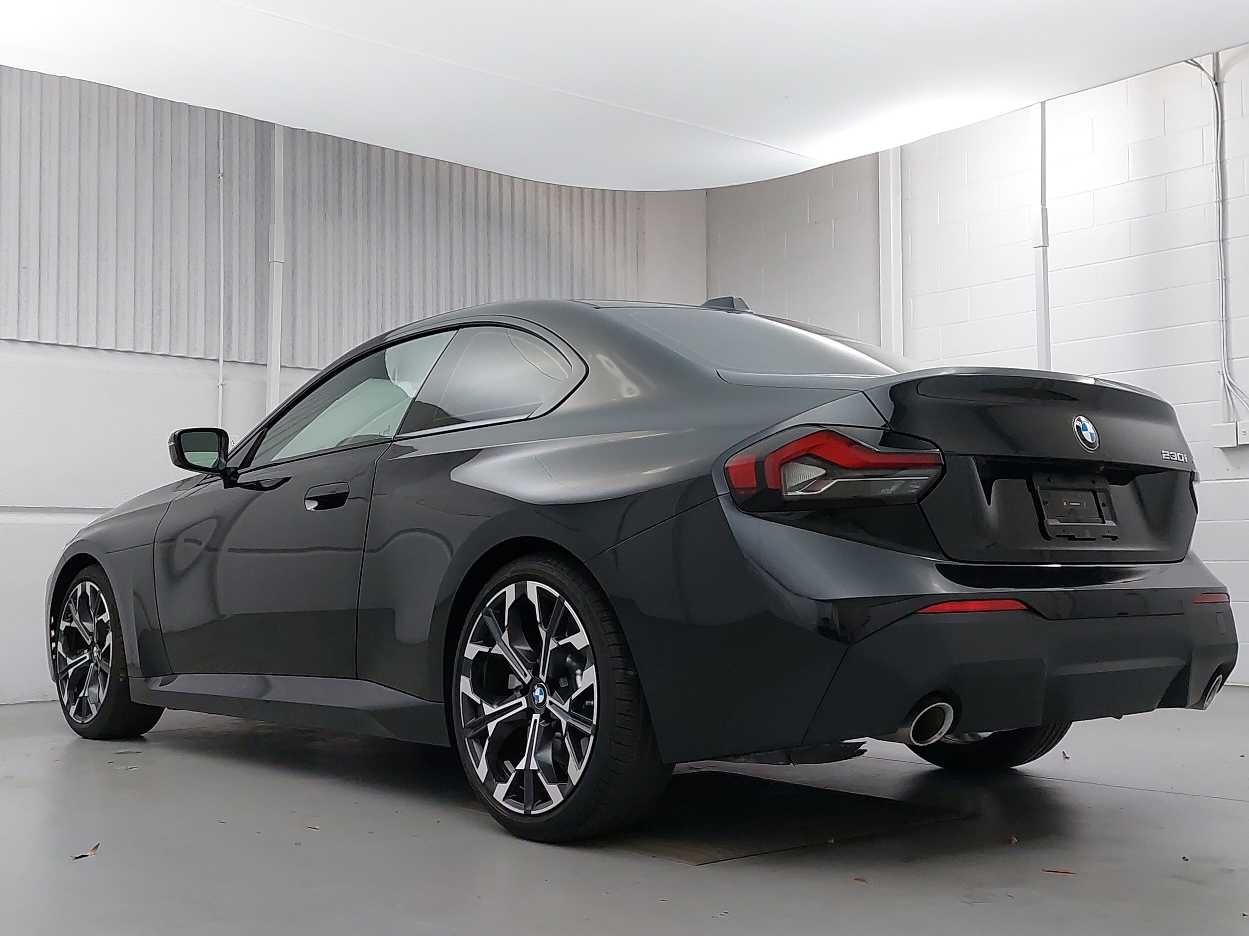 2025 Bmw 230i Coupe photo 3