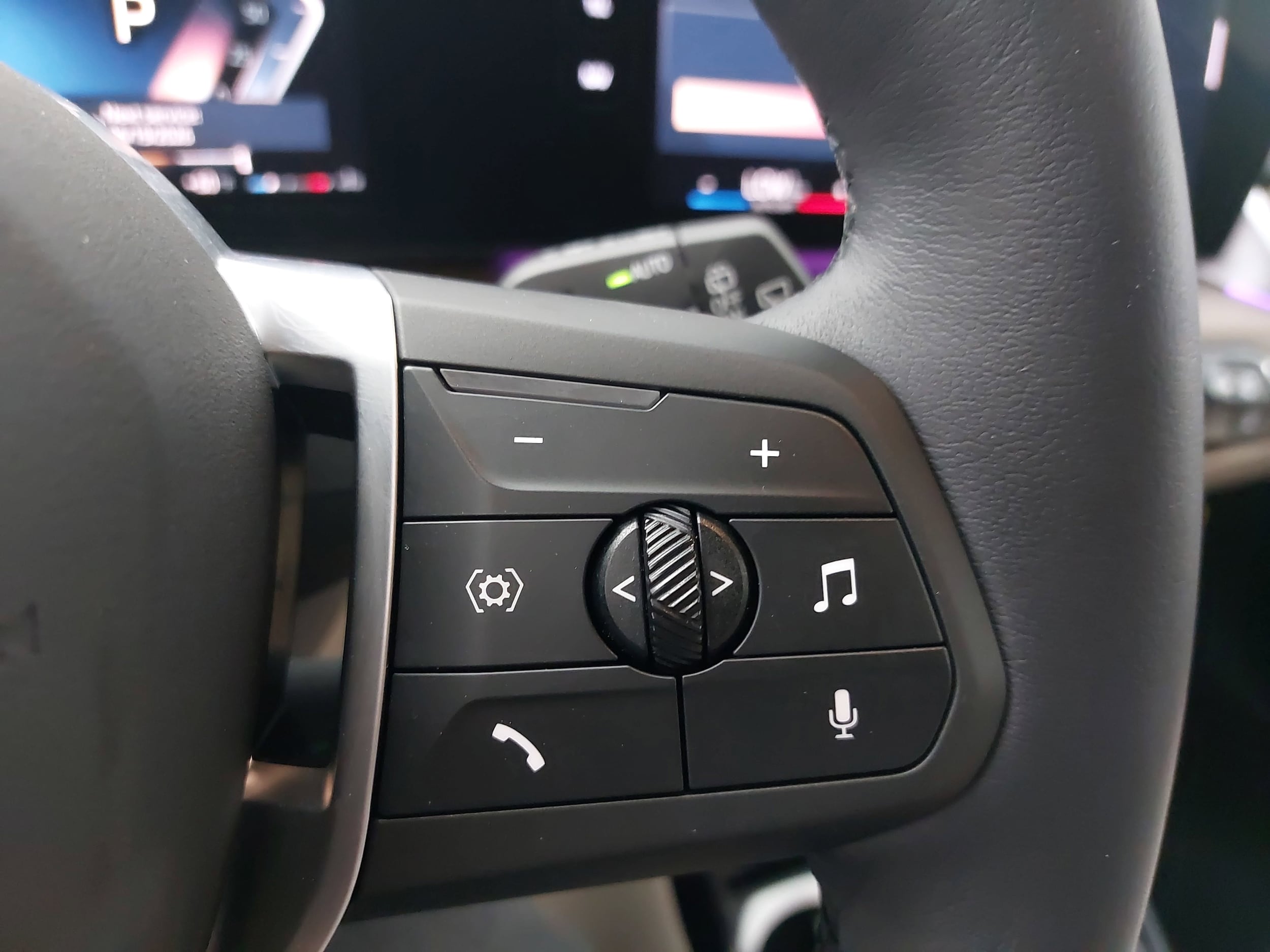 2025 BMW X1 28i - Photo 18