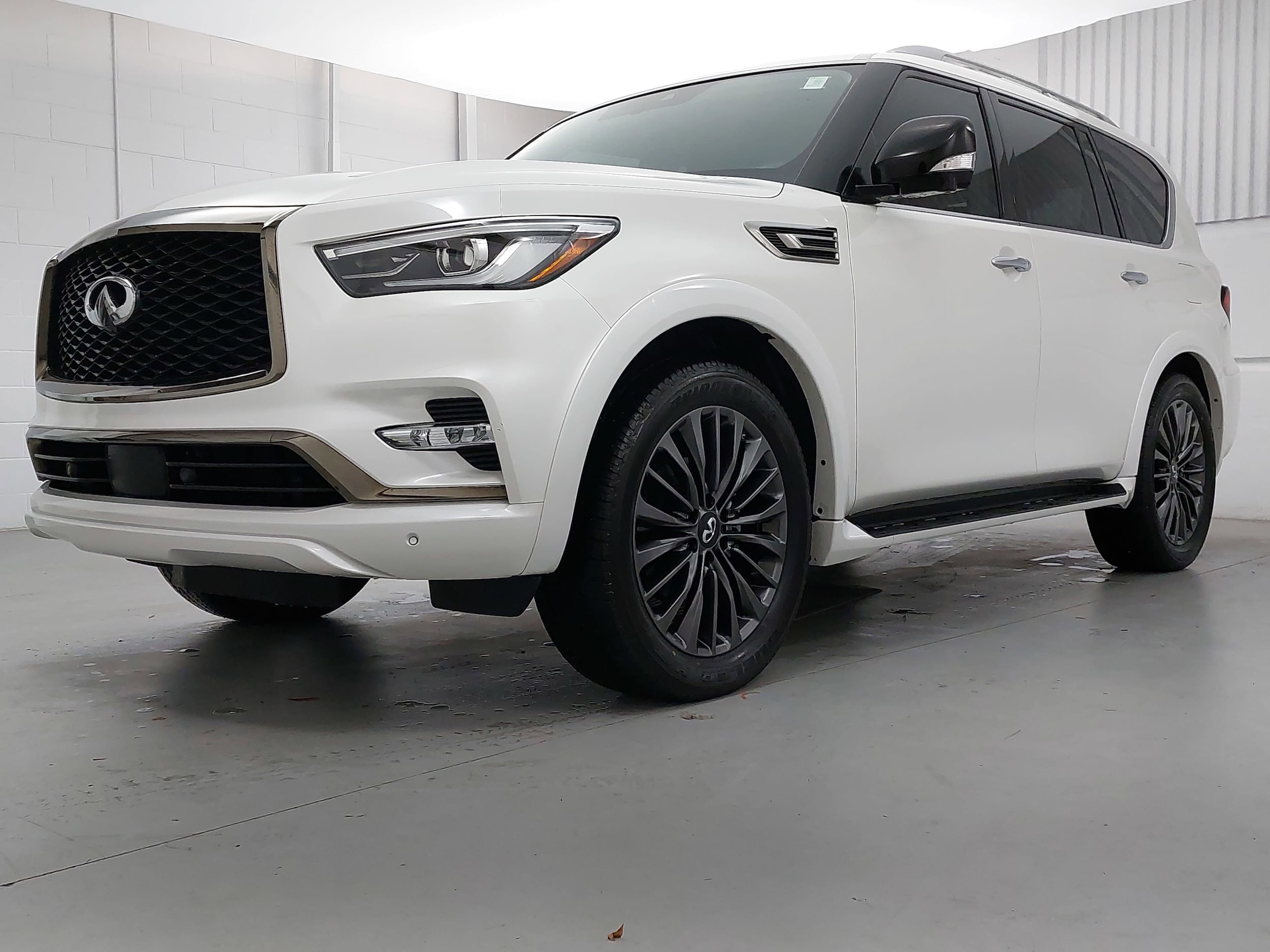 2024 INFINITI QX80 PREMIUM SELECT 4WD's photo