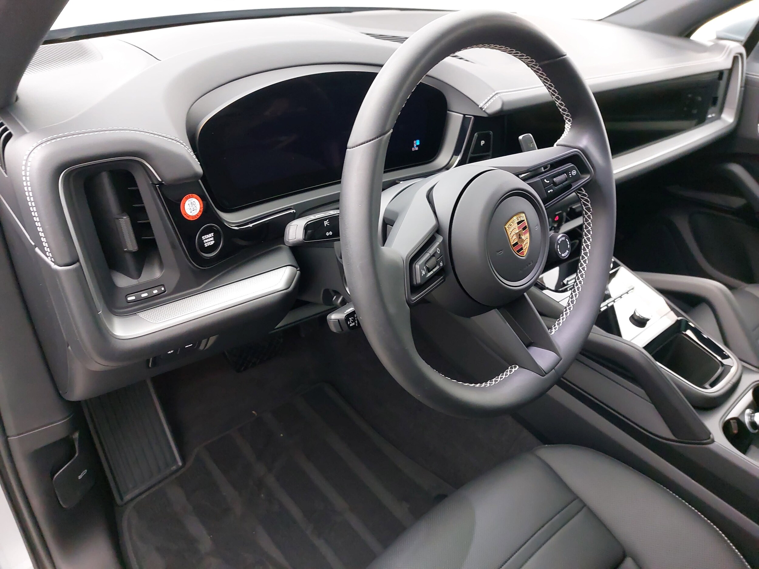 2025 Porsche Cayenne photo 4