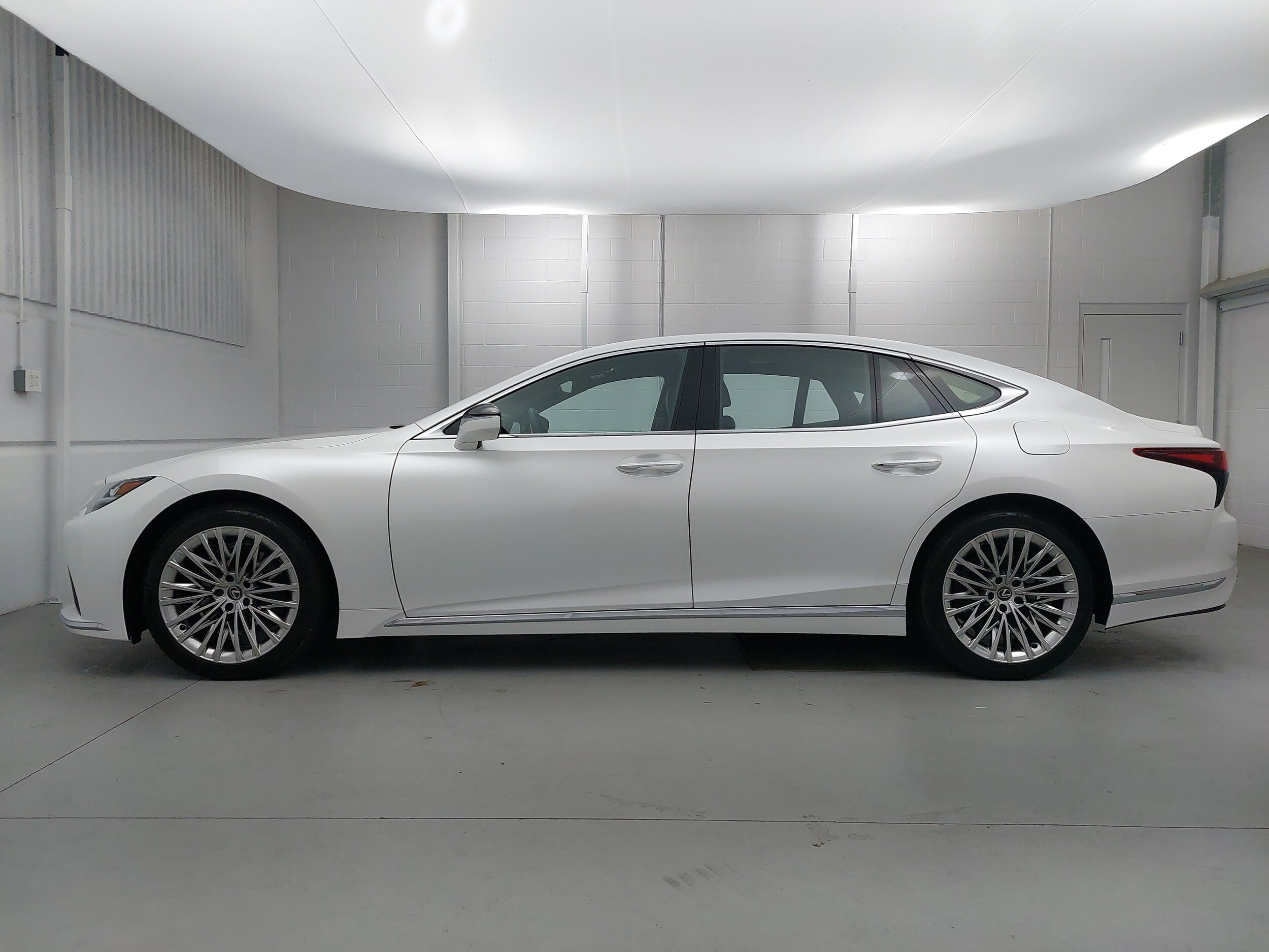 2024 Lexus LS 500 photo 2