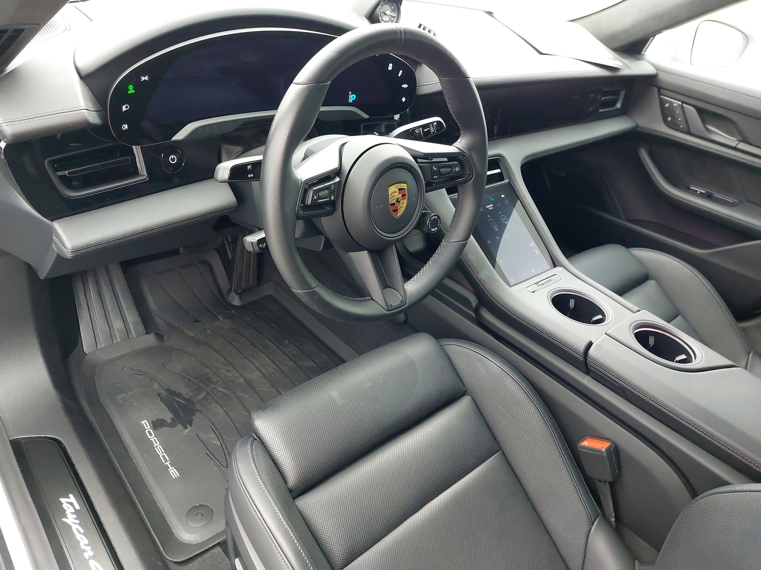 2024 Porsche Taycan 4S photo 4