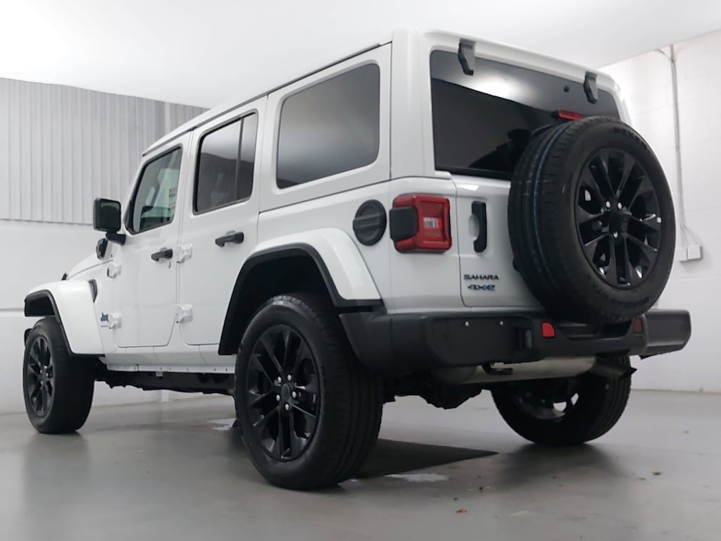 Used 2025 Jeep Wrangler 4xe Sahara SUV