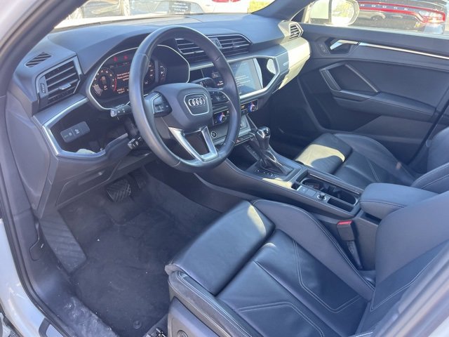 2022 Audi Q3 45 TFSI S line Premium photo 3