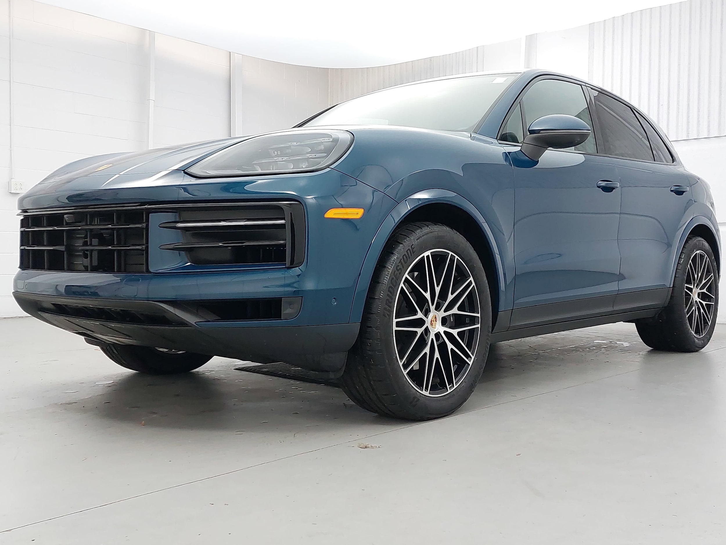 2025 Porsche Cayenne Base's photo