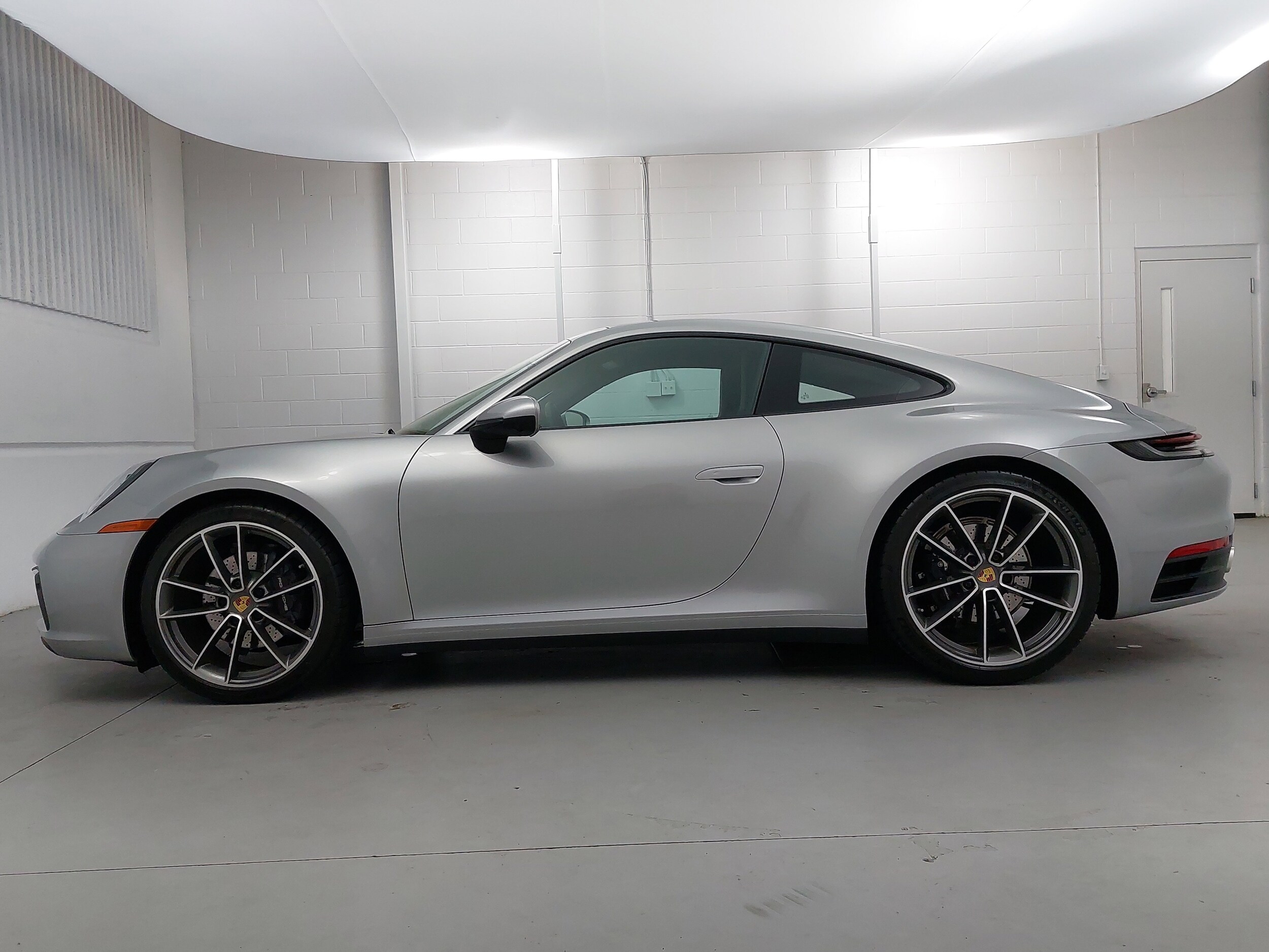2024 Porsche 911 Coupe photo 2