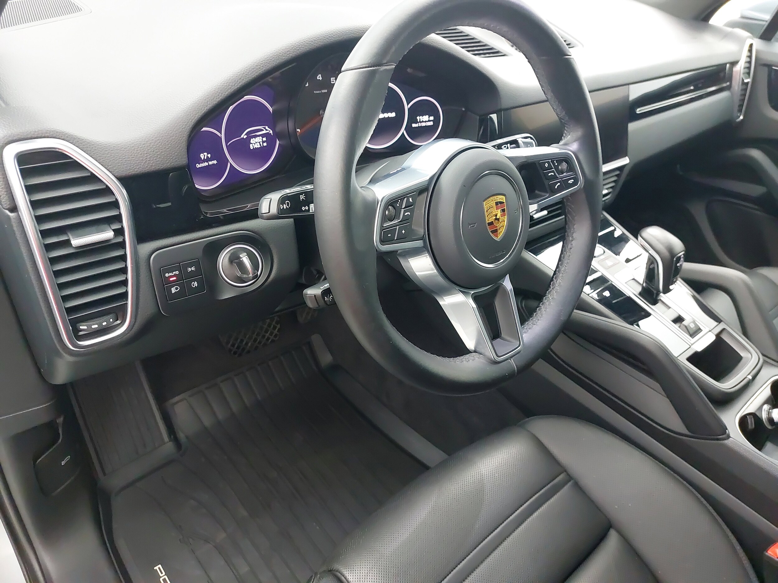 2022 Porsche Cayenne Base photo 3