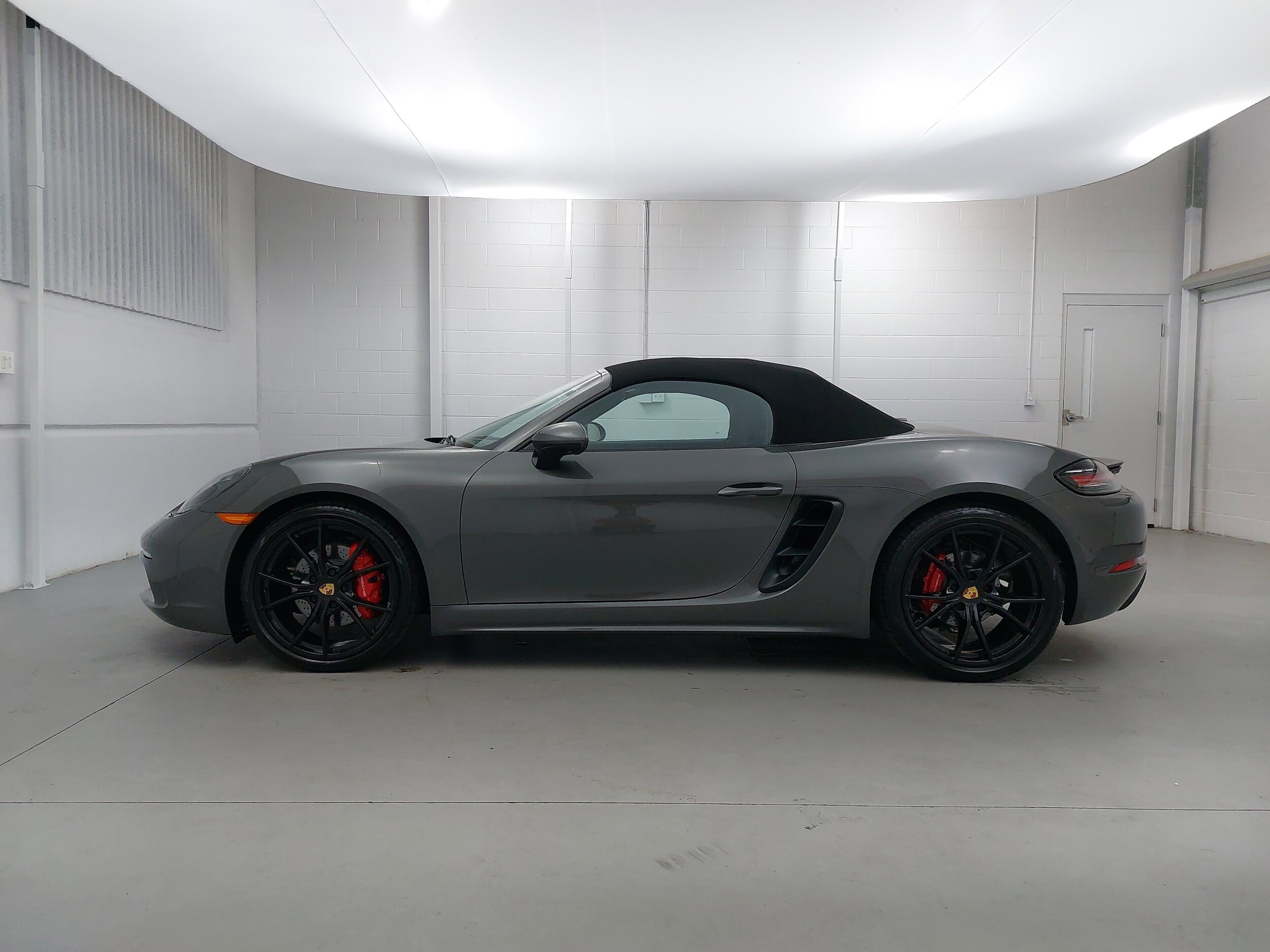 2024 Porsche Boxster S photo 2