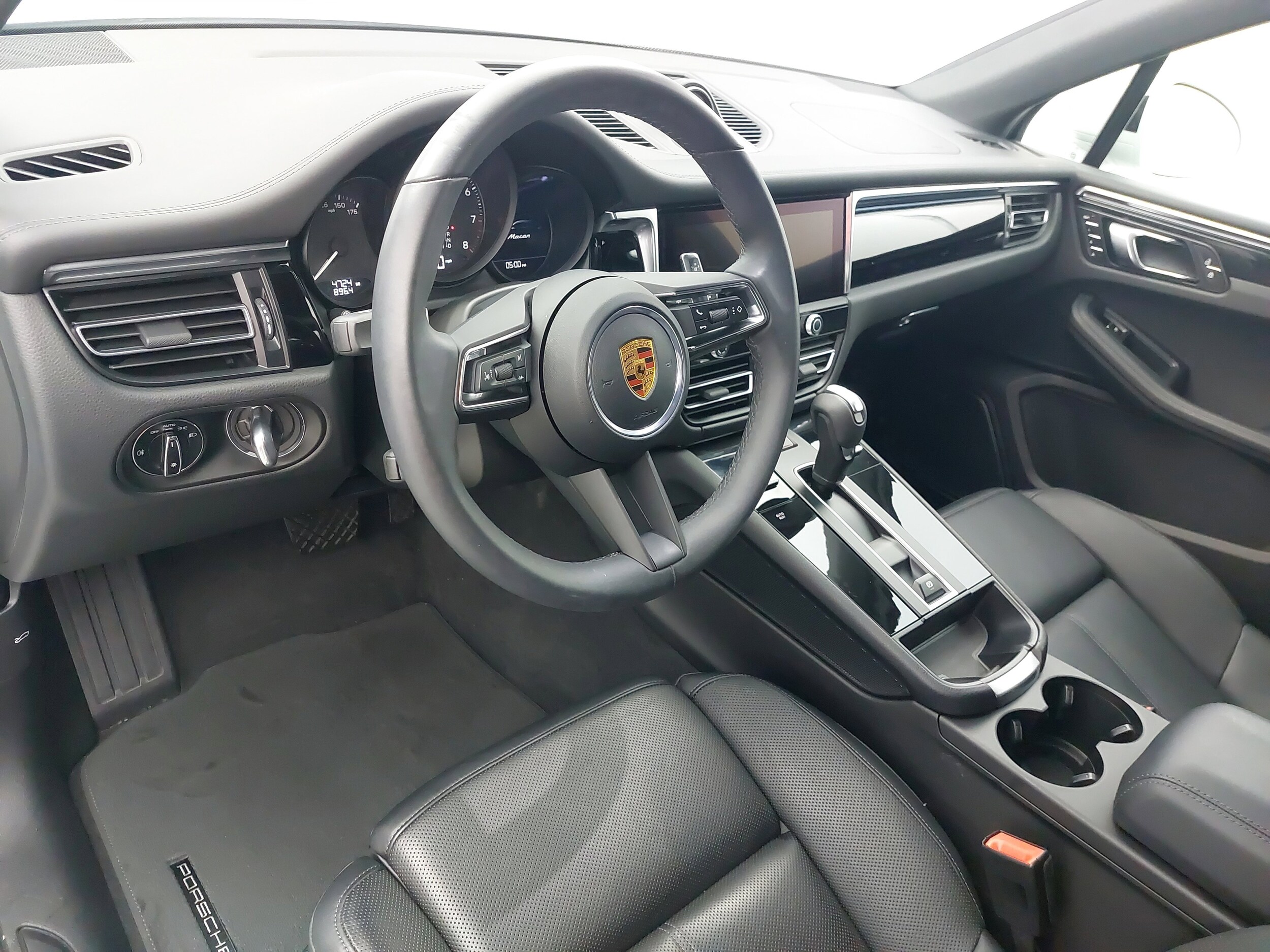 2025 Porsche Macan T photo 4