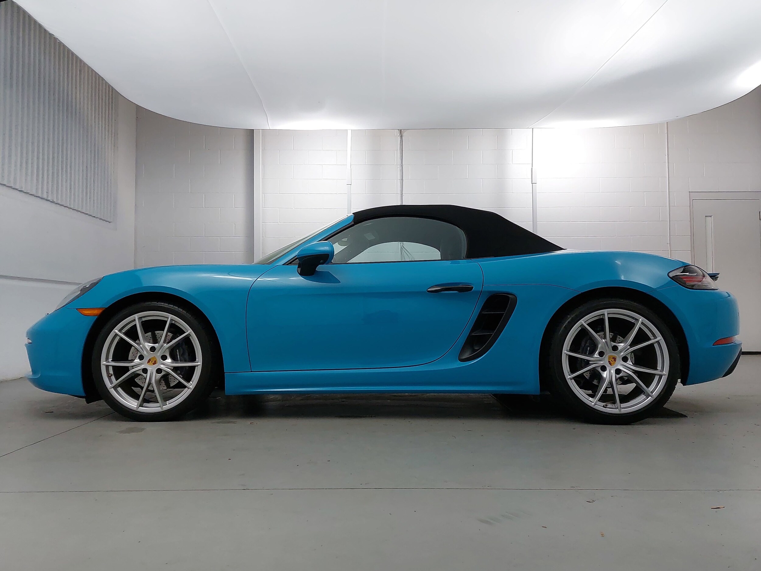 2018 Porsche Boxster photo 2