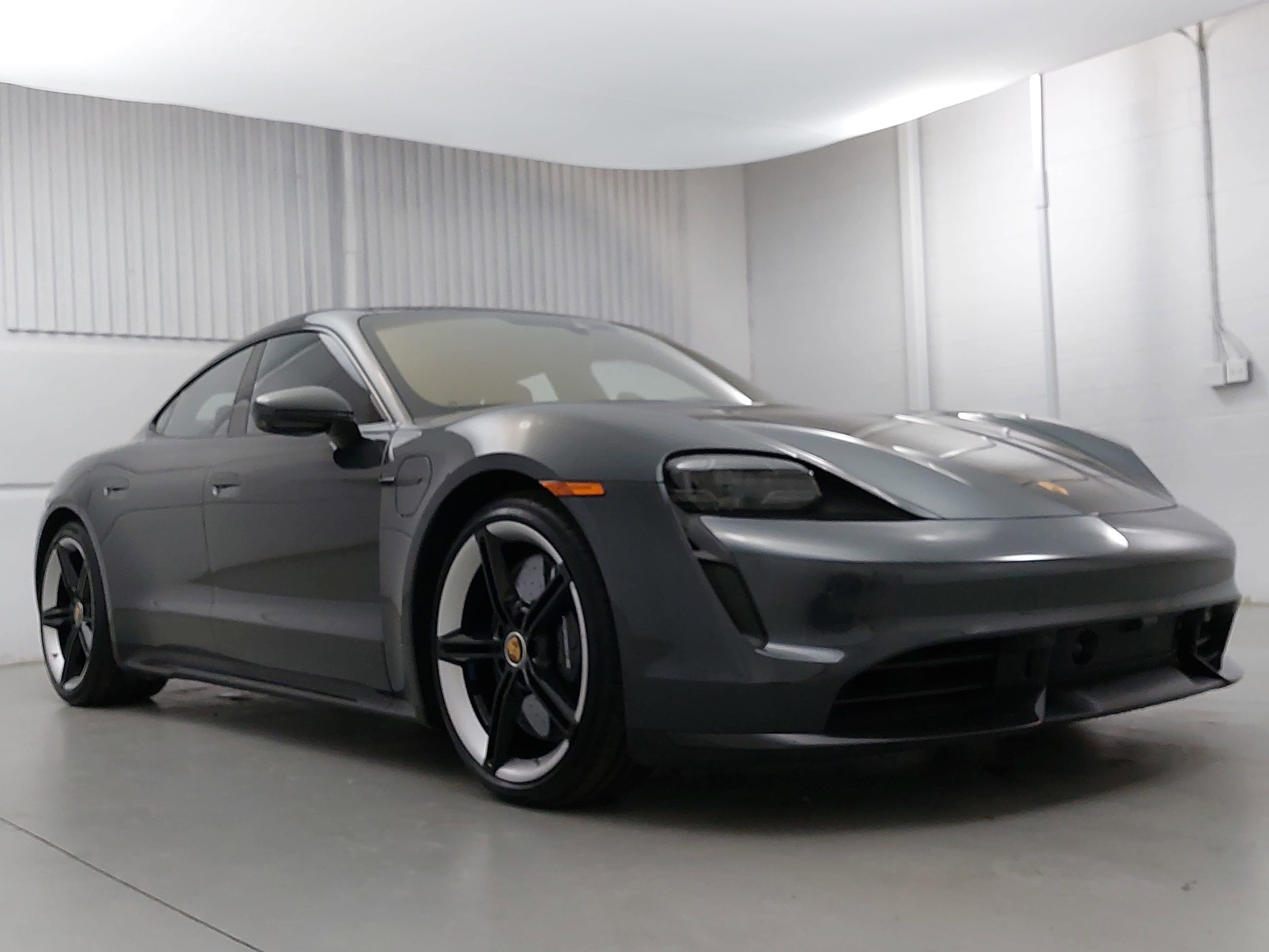 2021 Porsche Taycan Turbo S - Photo 9