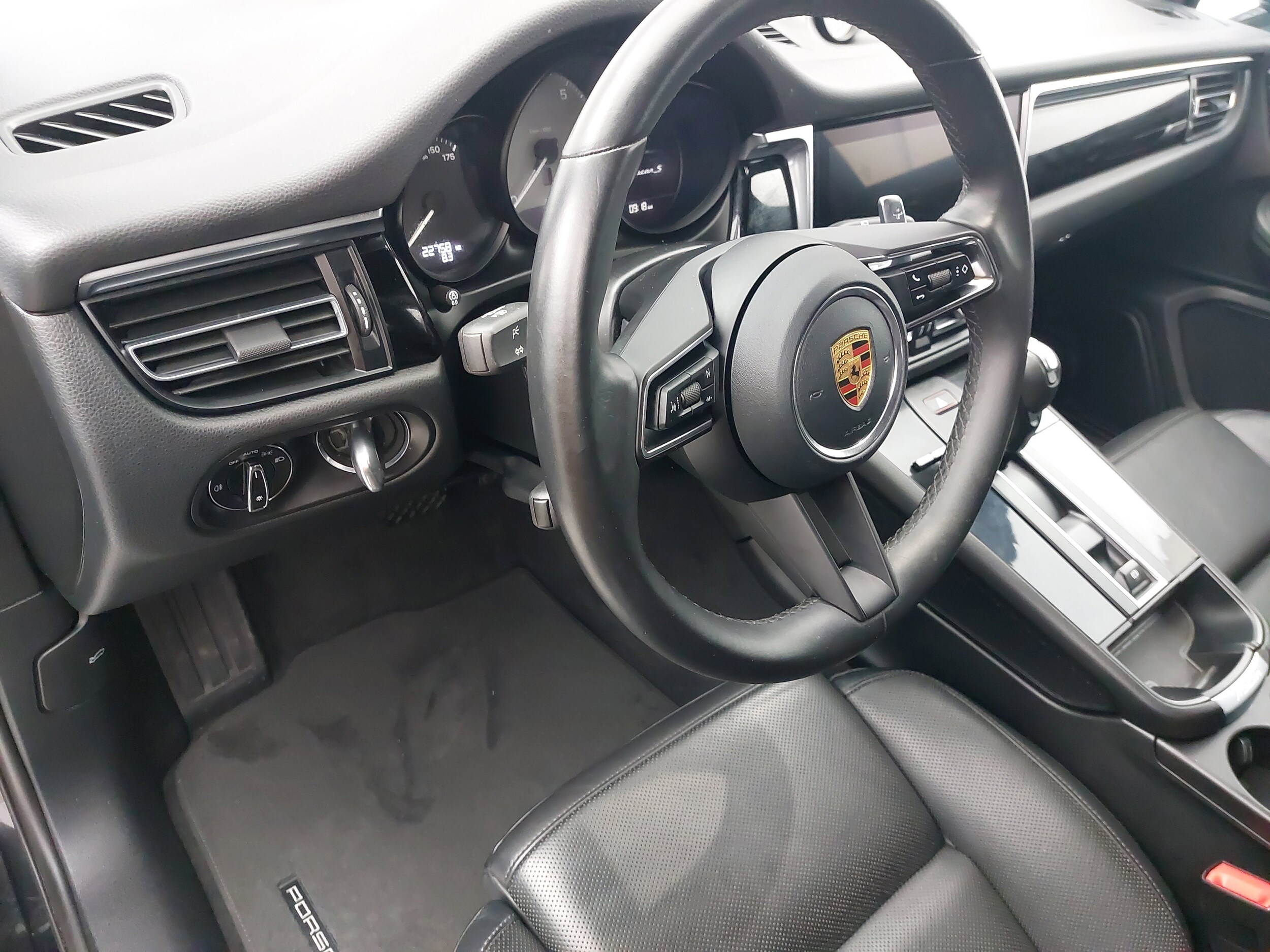 2023 Porsche Macan S photo 4