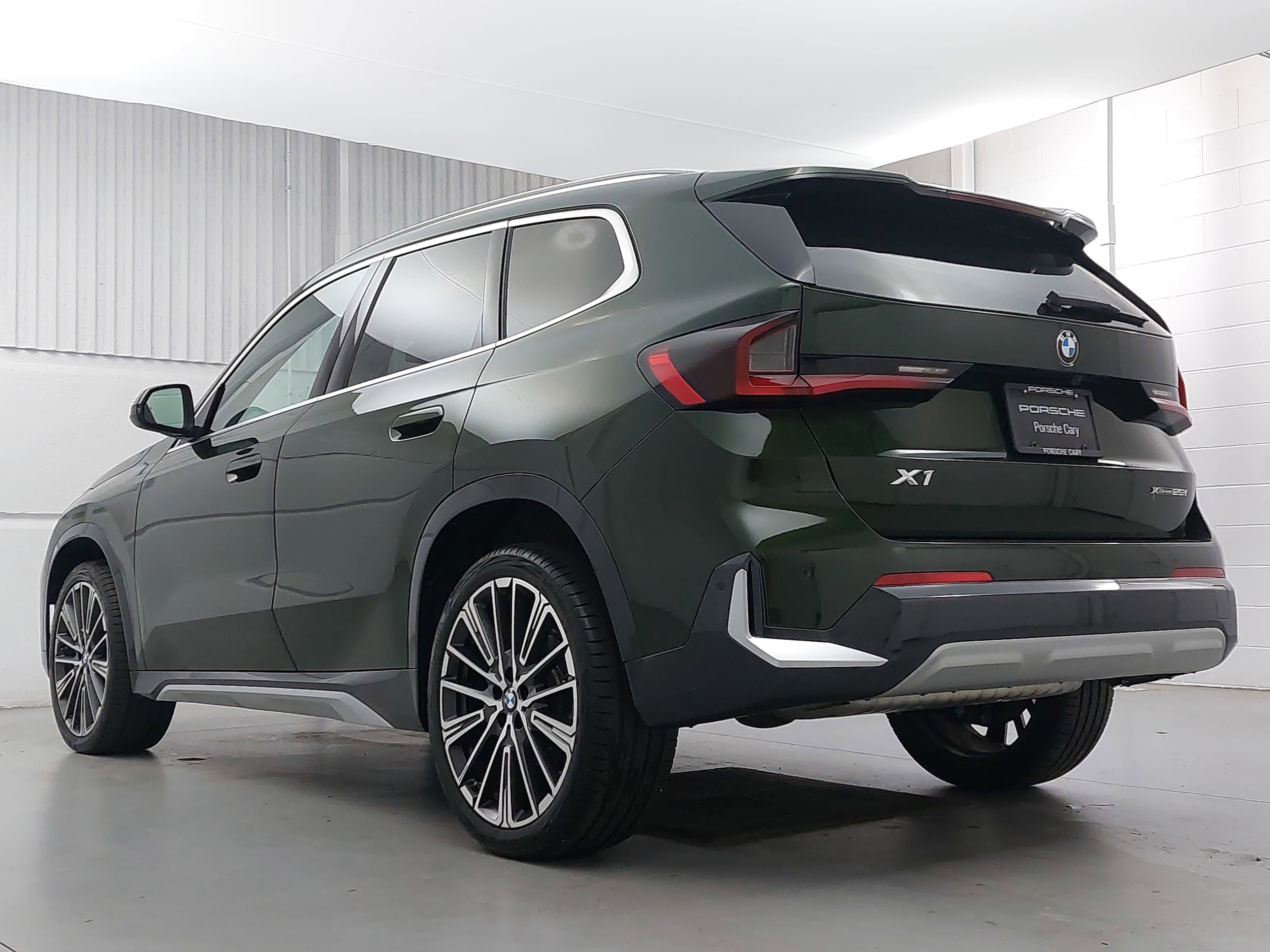 2025 BMW X1 28i - Photo 3