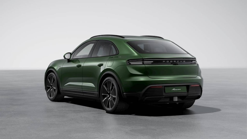 New 2026 Porsche Macan 4 SUV