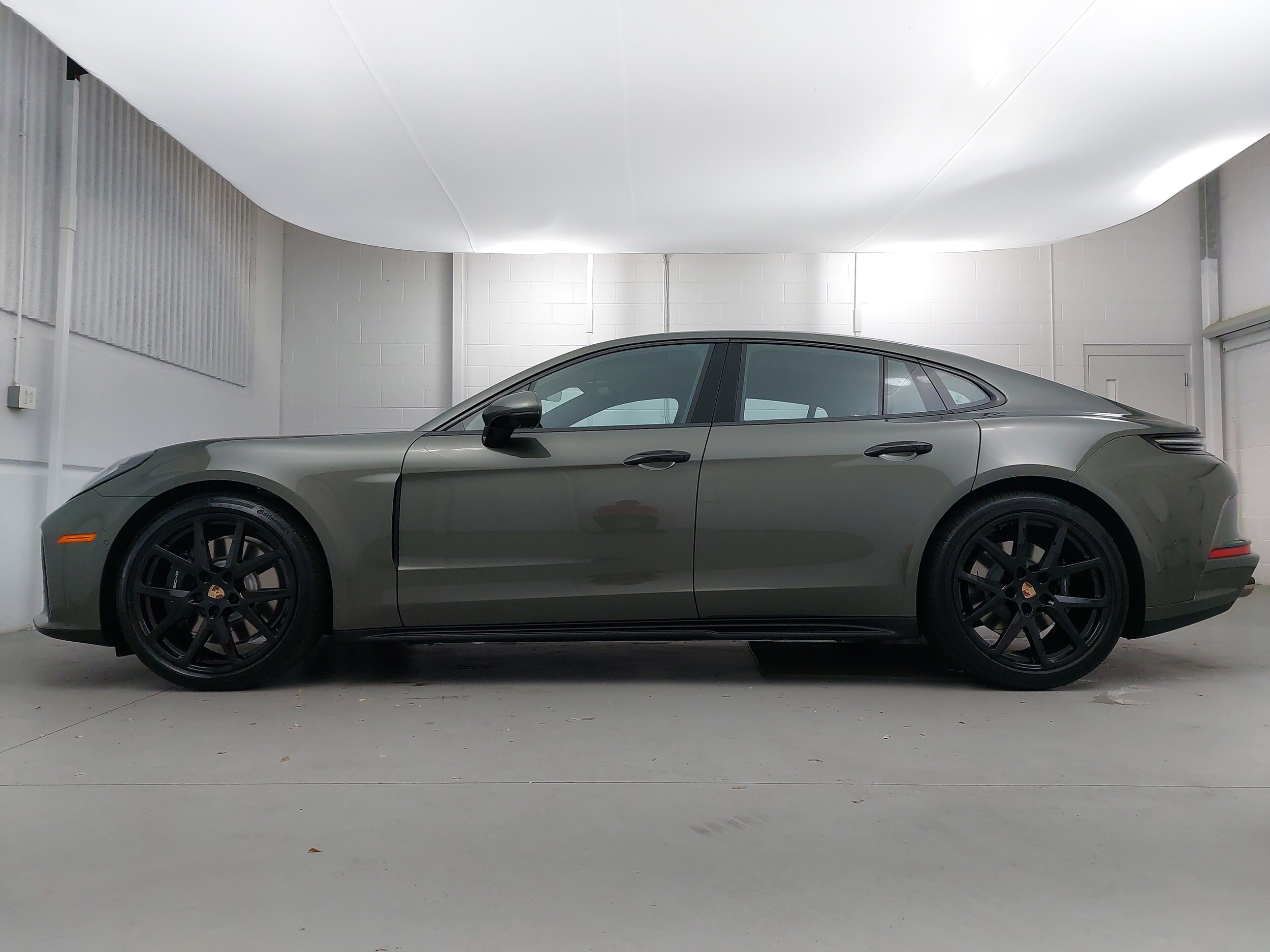 2026 Porsche Panamera GTS photo 2