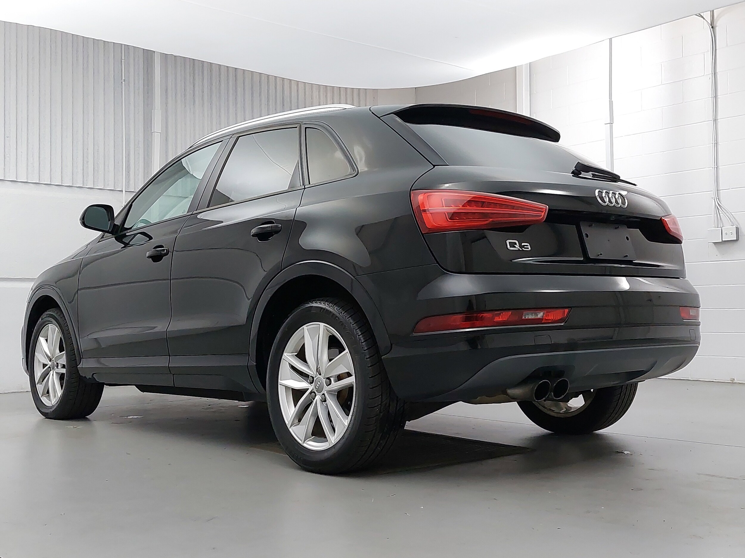 2017 Audi Q3 Premium photo 2