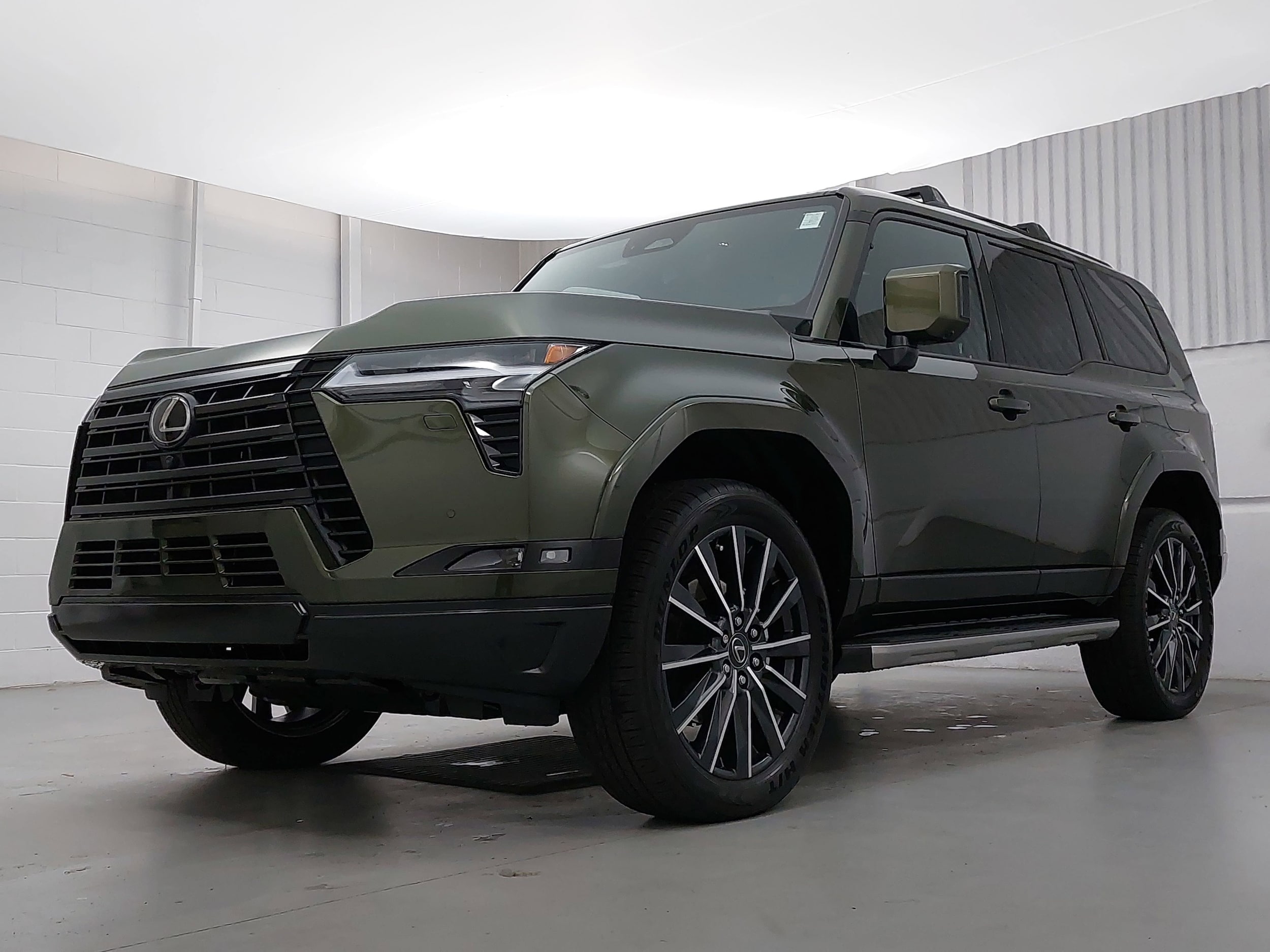 2025 Lexus GX Luxury's photo