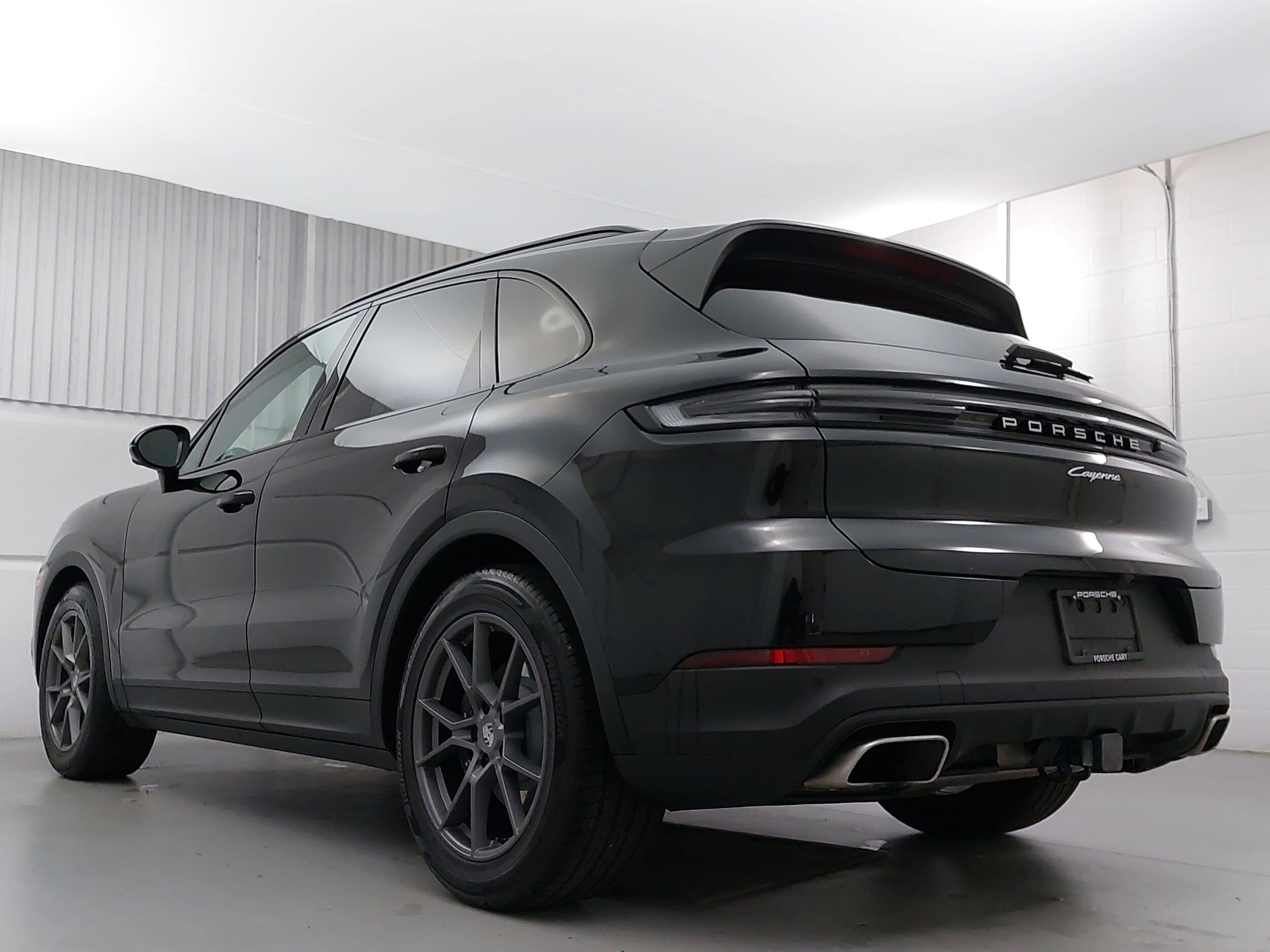 2025 Porsche Cayenne S photo 2