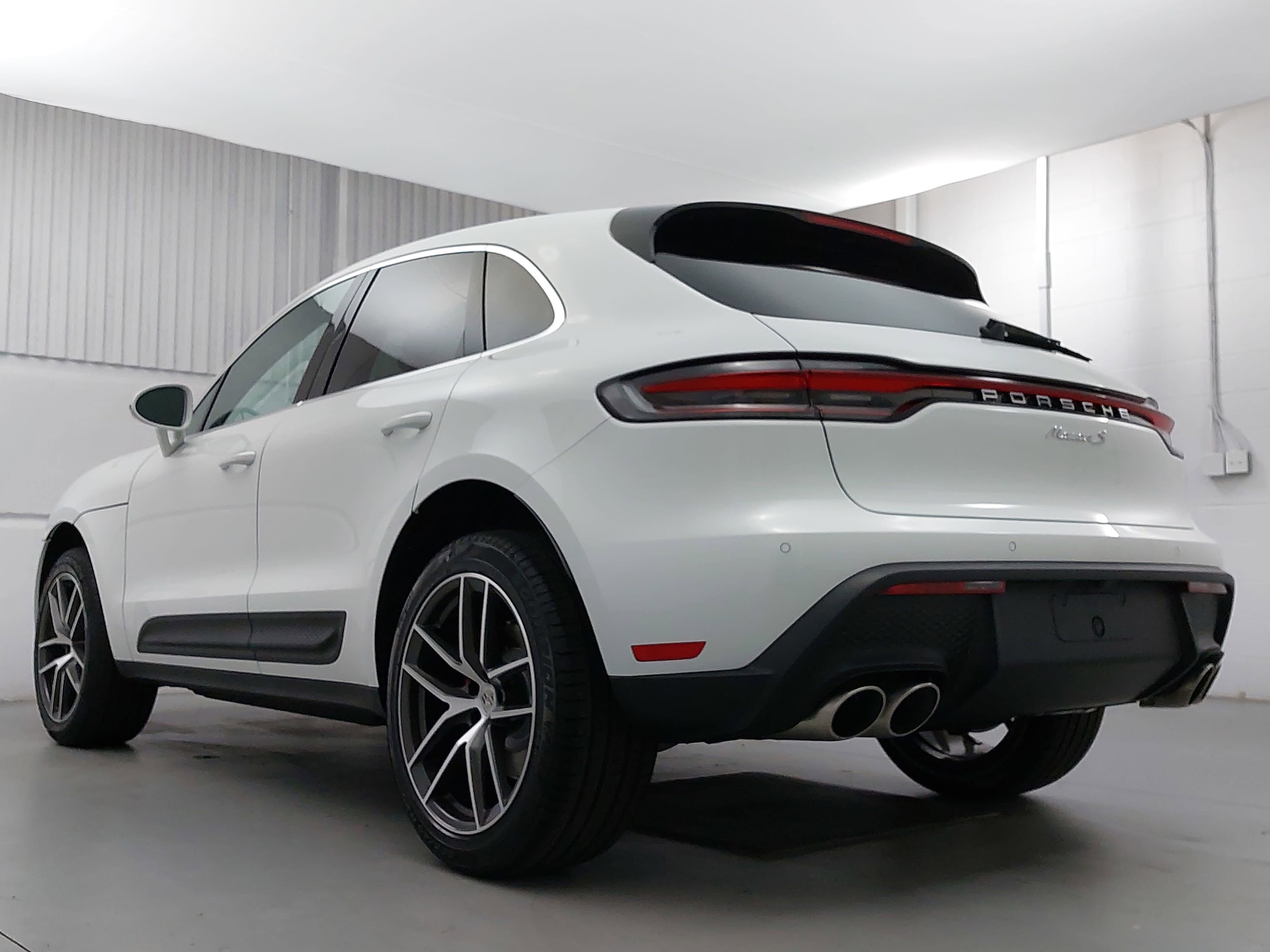 2026 Porsche Macan S photo 3