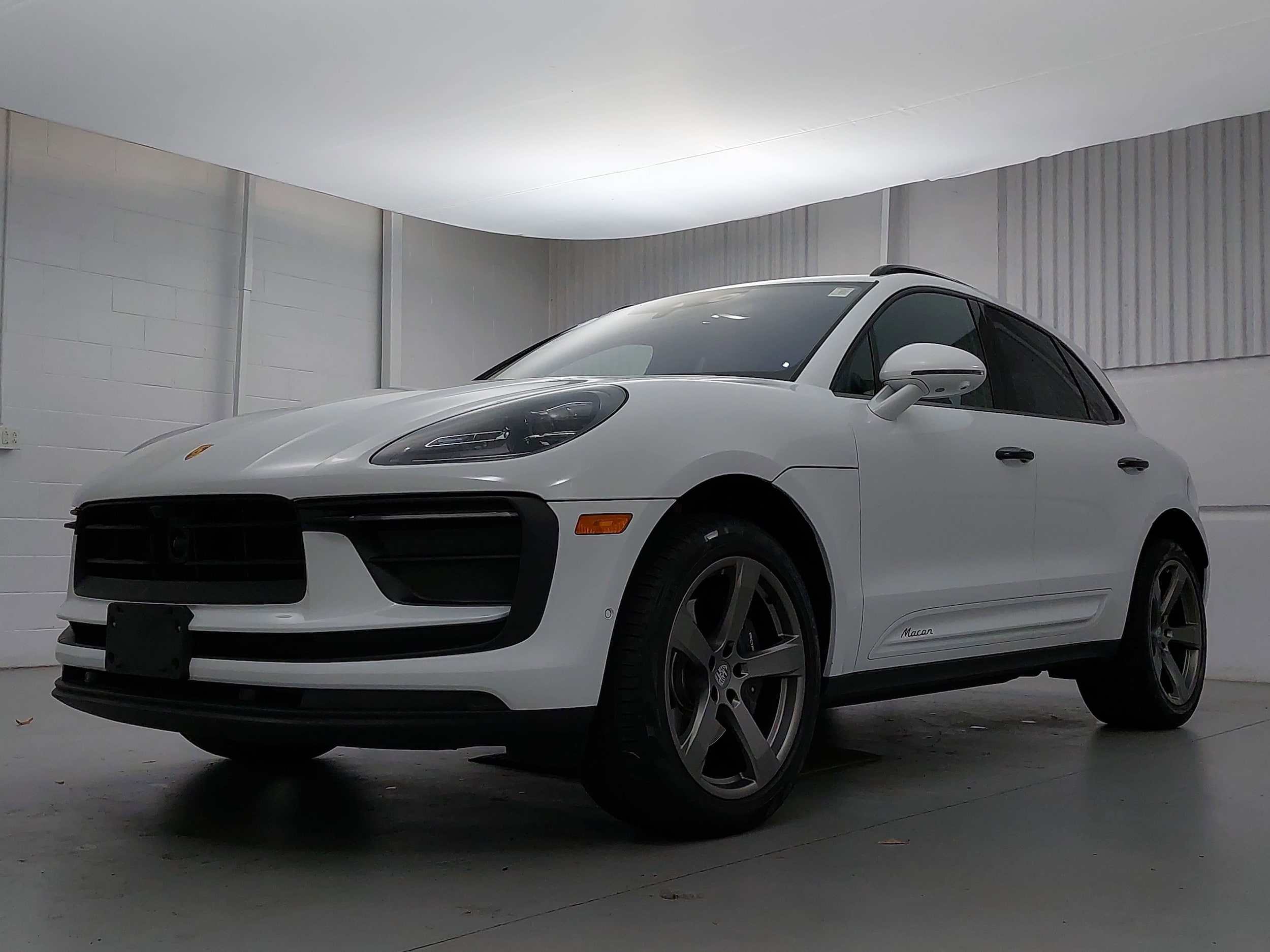 2023 Porsche Macan T's photo