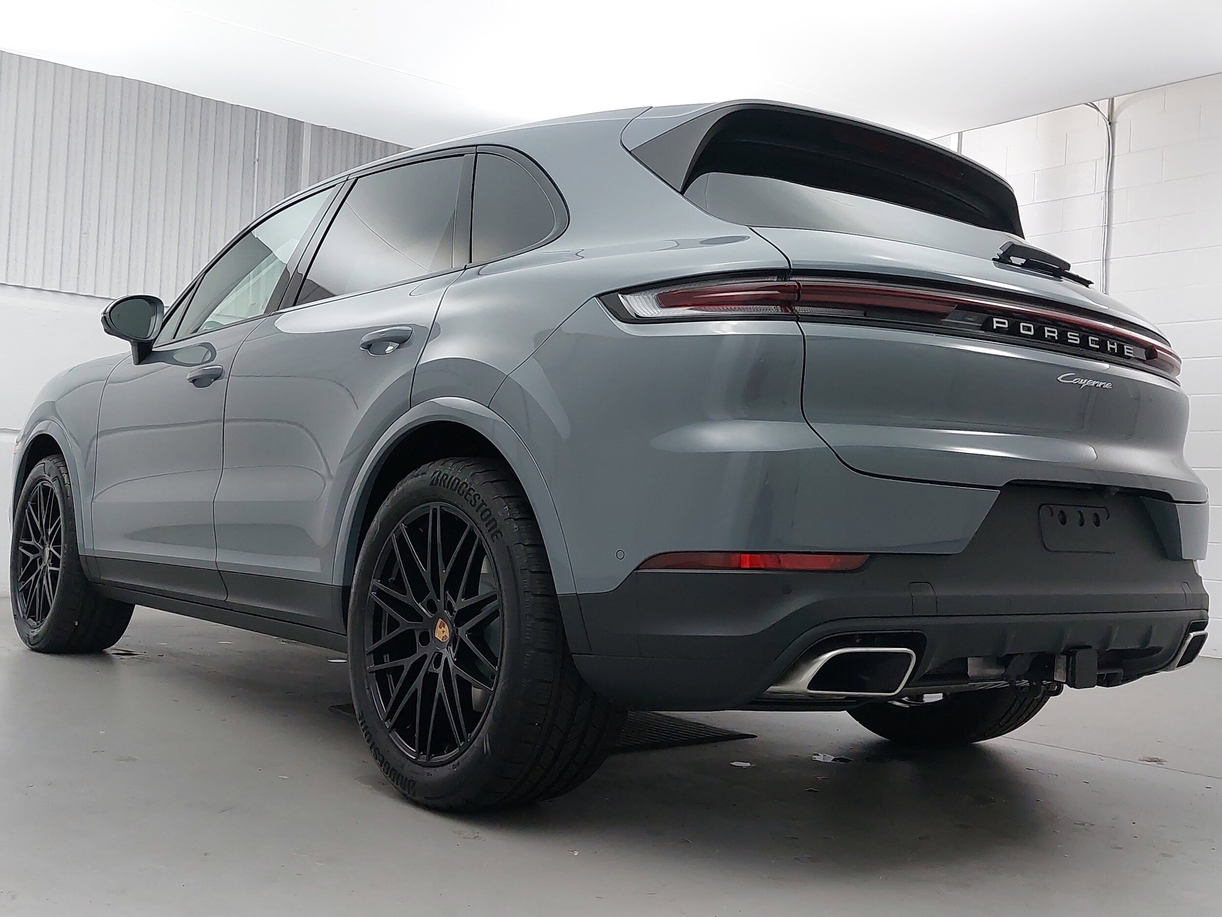 2026 Porsche Cayenne photo 3