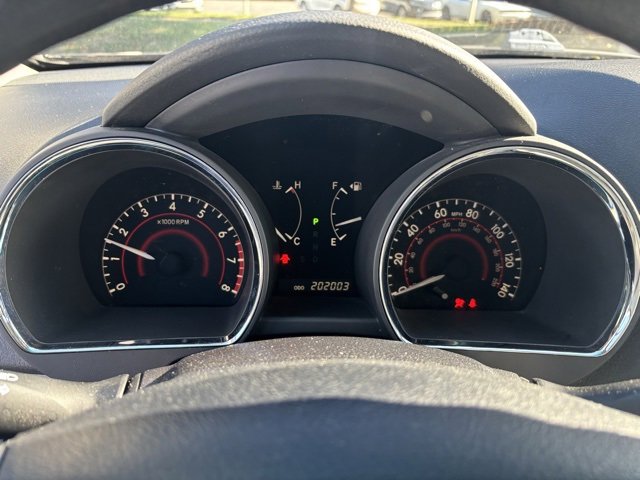 2011 Toyota Highlander SE photo 2