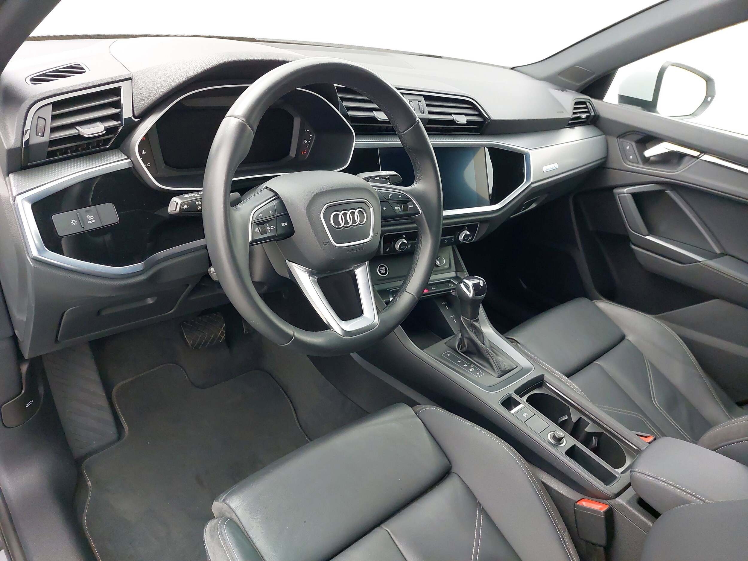 2022 Audi Q3 45 TFSI S line Premium photo 4