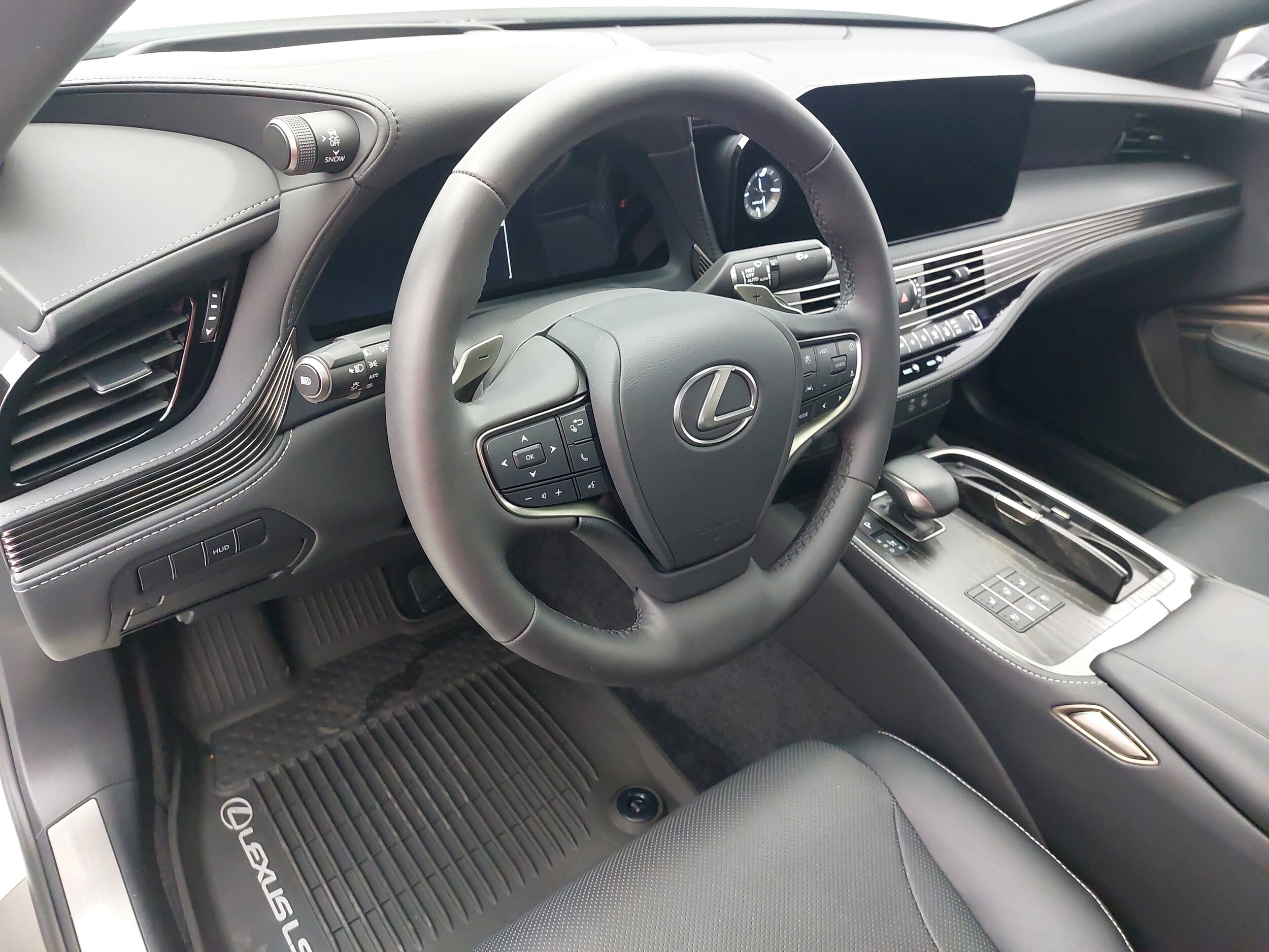 2024 Lexus LS 500 photo 4